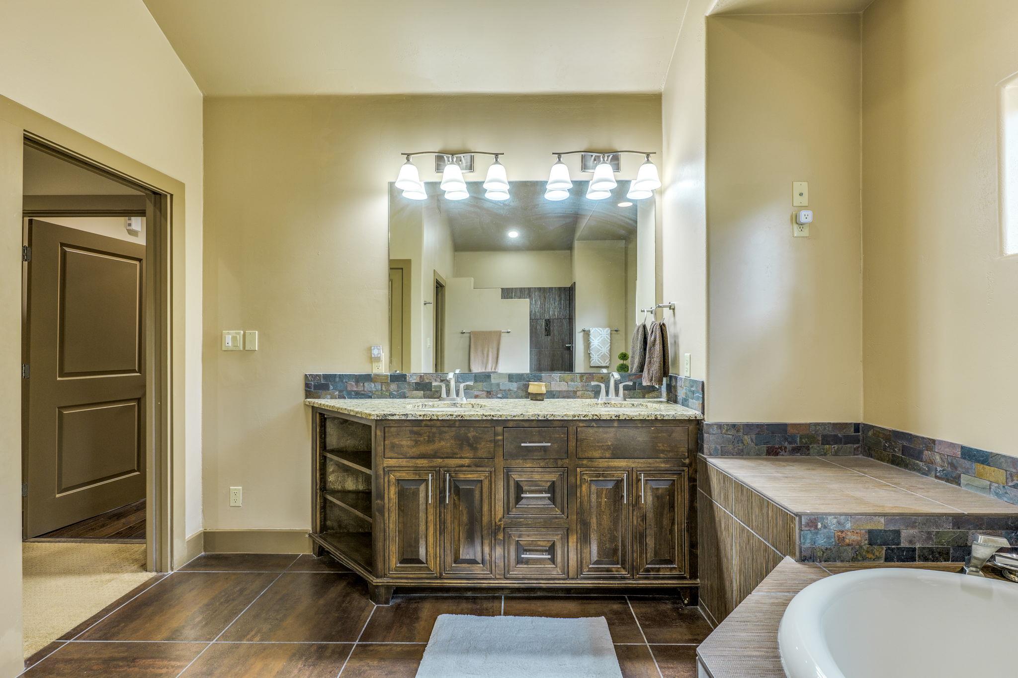 600 Mountain Dew Rd, Horseshoe Bay, TX 78657