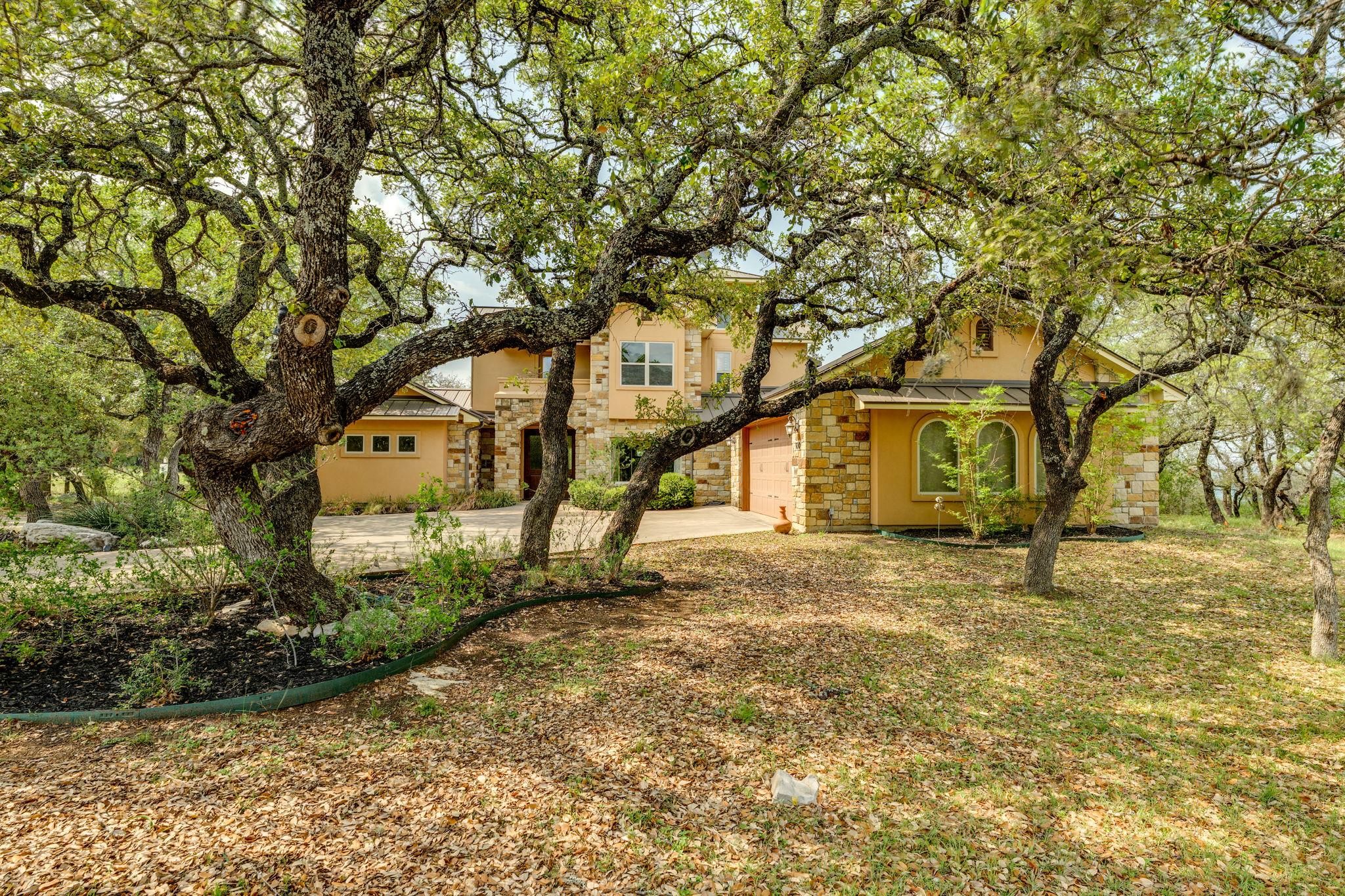 600 Mountain Dew Rd, Horseshoe Bay, TX 78657