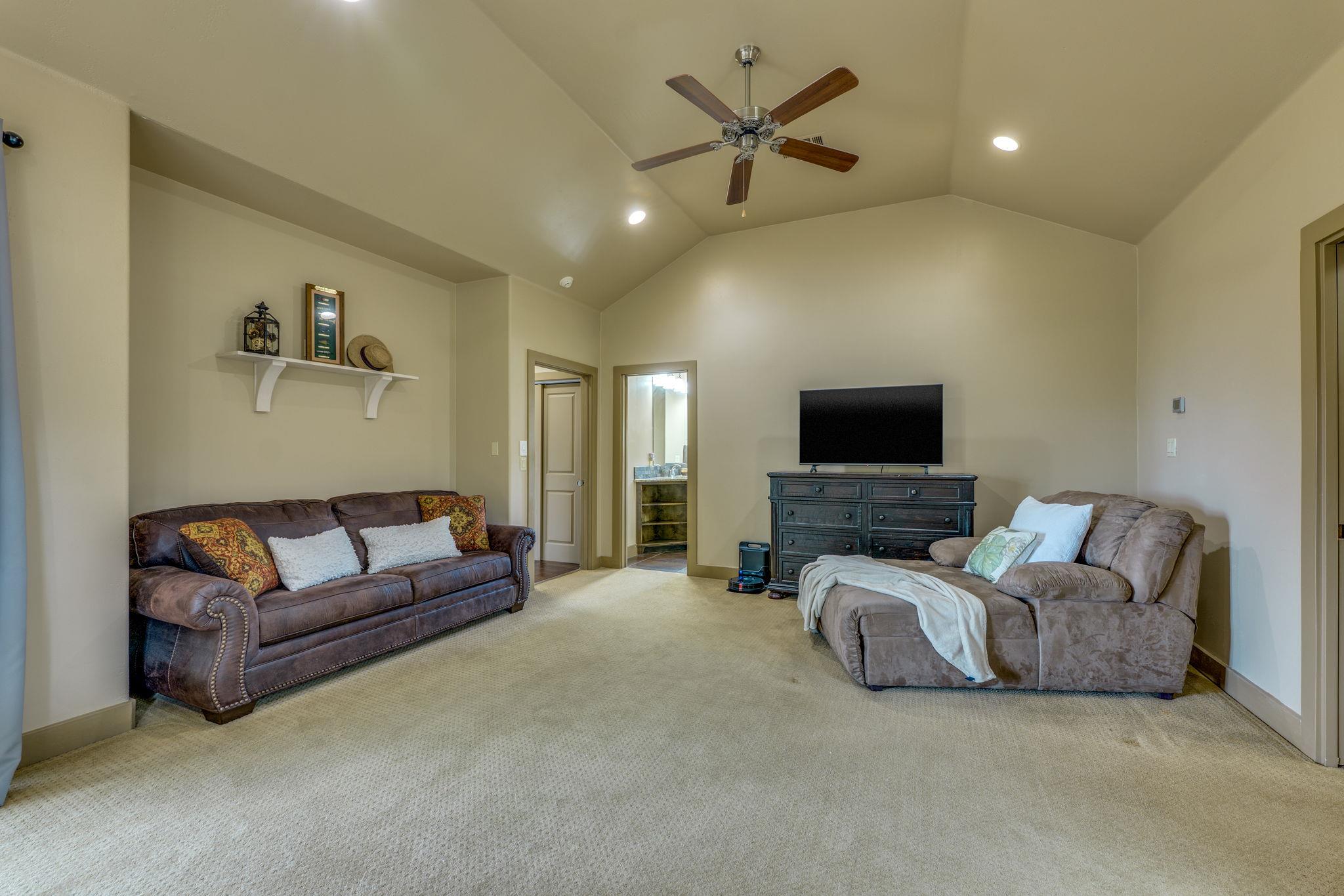 600 Mountain Dew Rd, Horseshoe Bay, TX 78657
