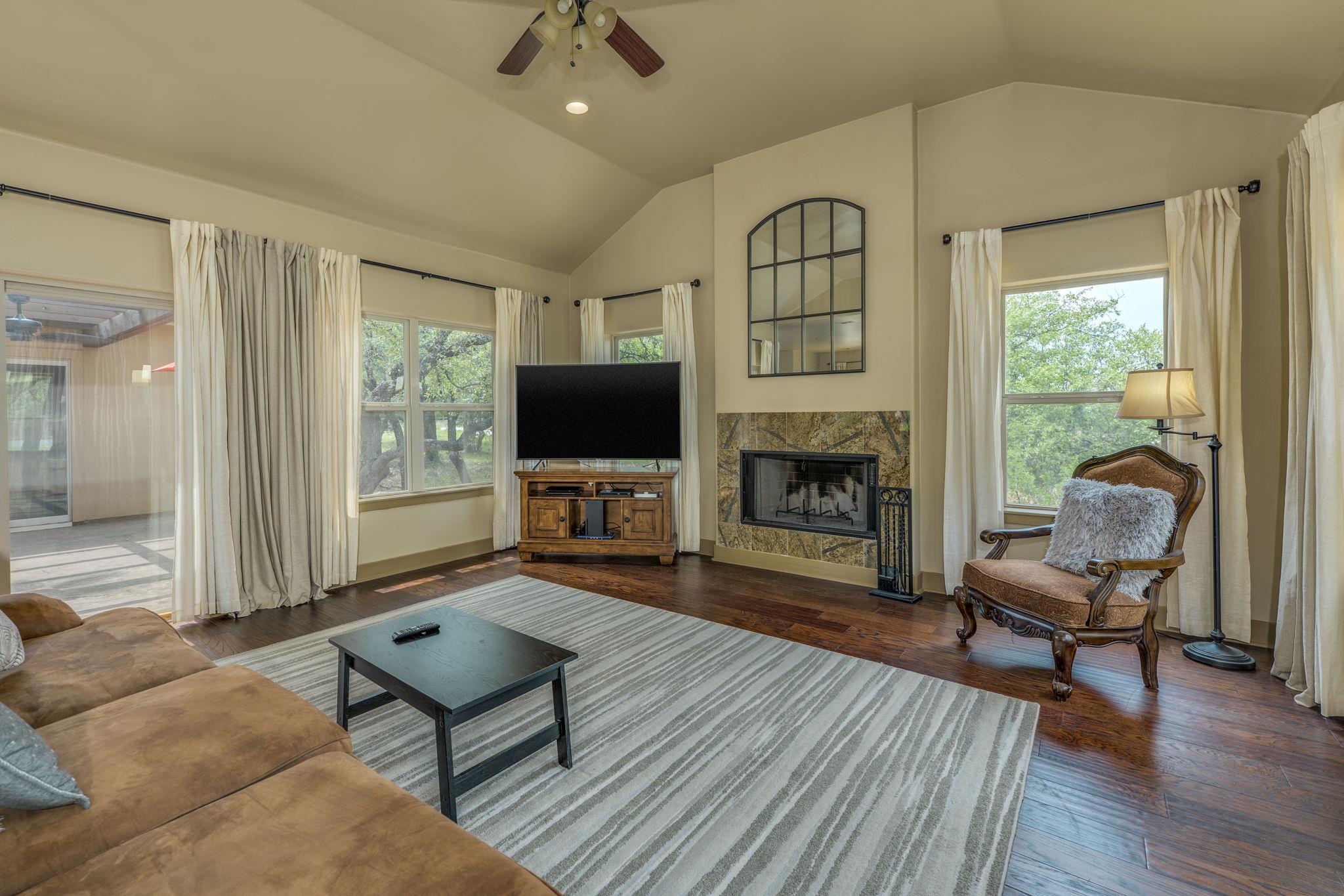600 Mountain Dew Rd, Horseshoe Bay, TX 78657