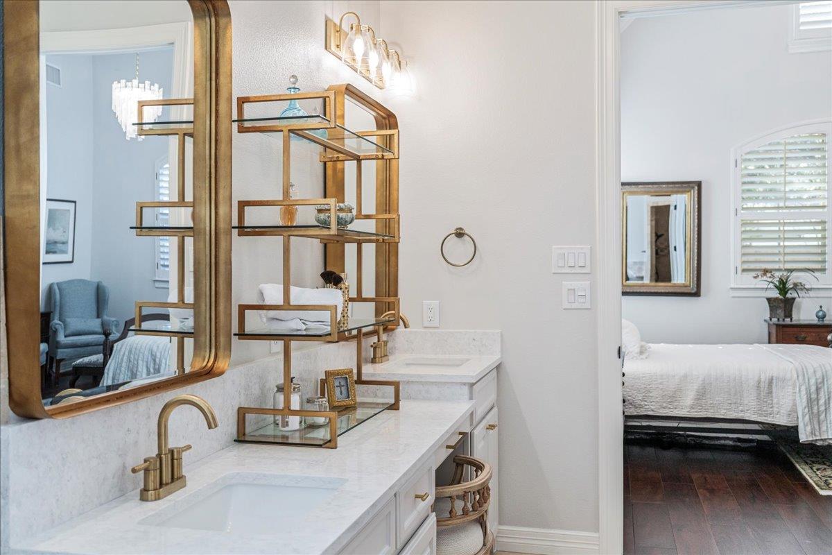 9122 Balcones Club Dr # 9, Austin, TX 78750