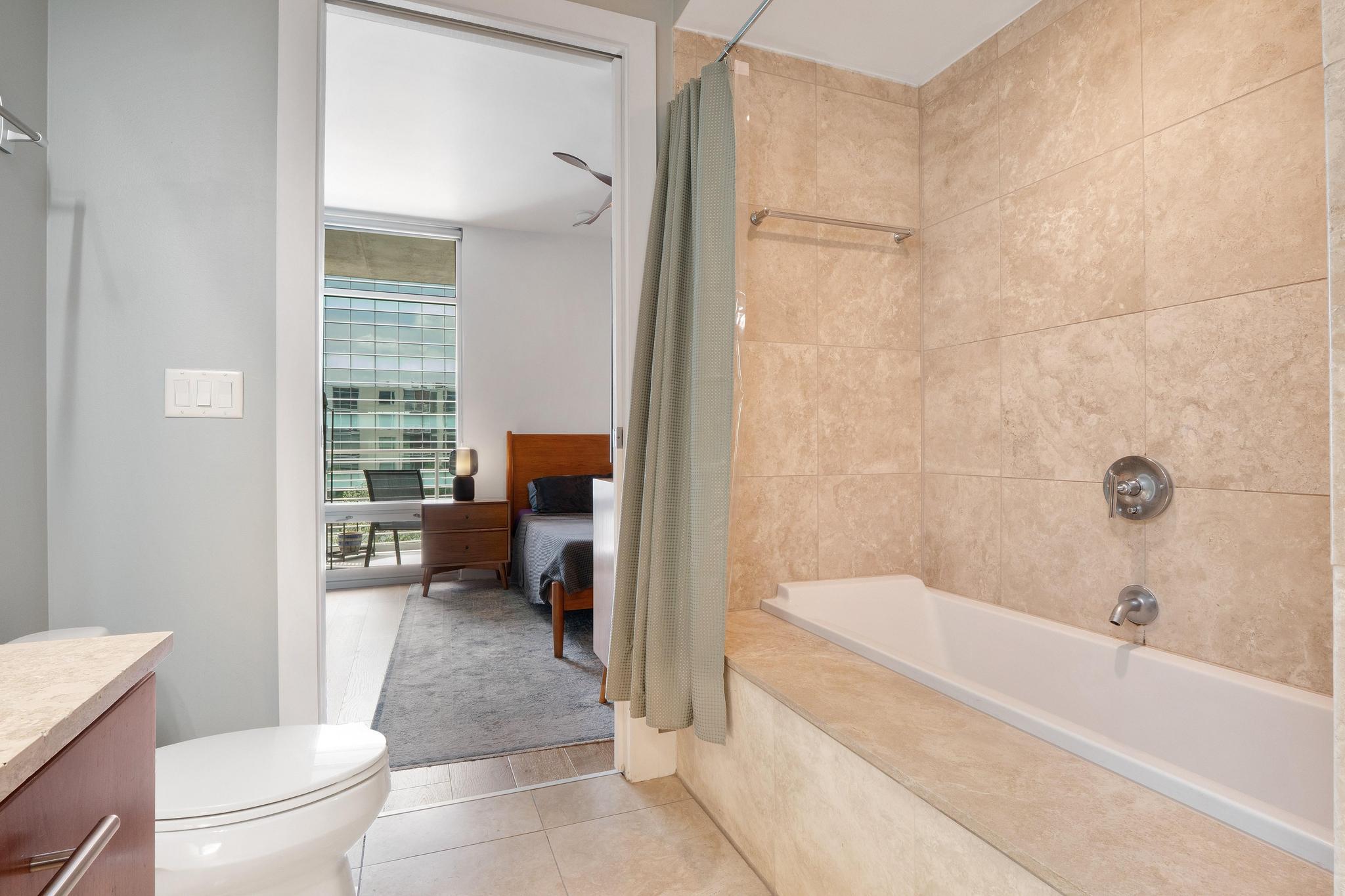 210 Lee Barton Dr # 415, Austin, TX 78704