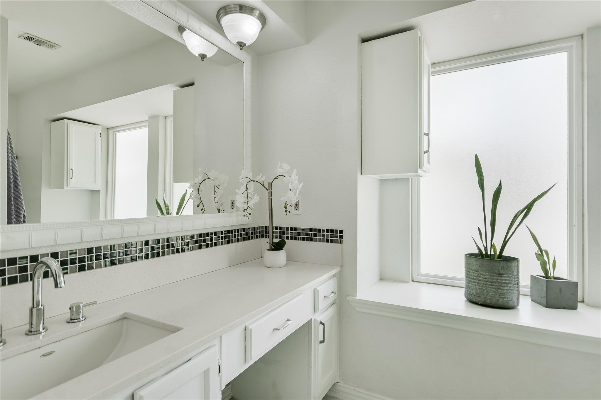 4015 Alexandria Dr, Austin, TX 78749