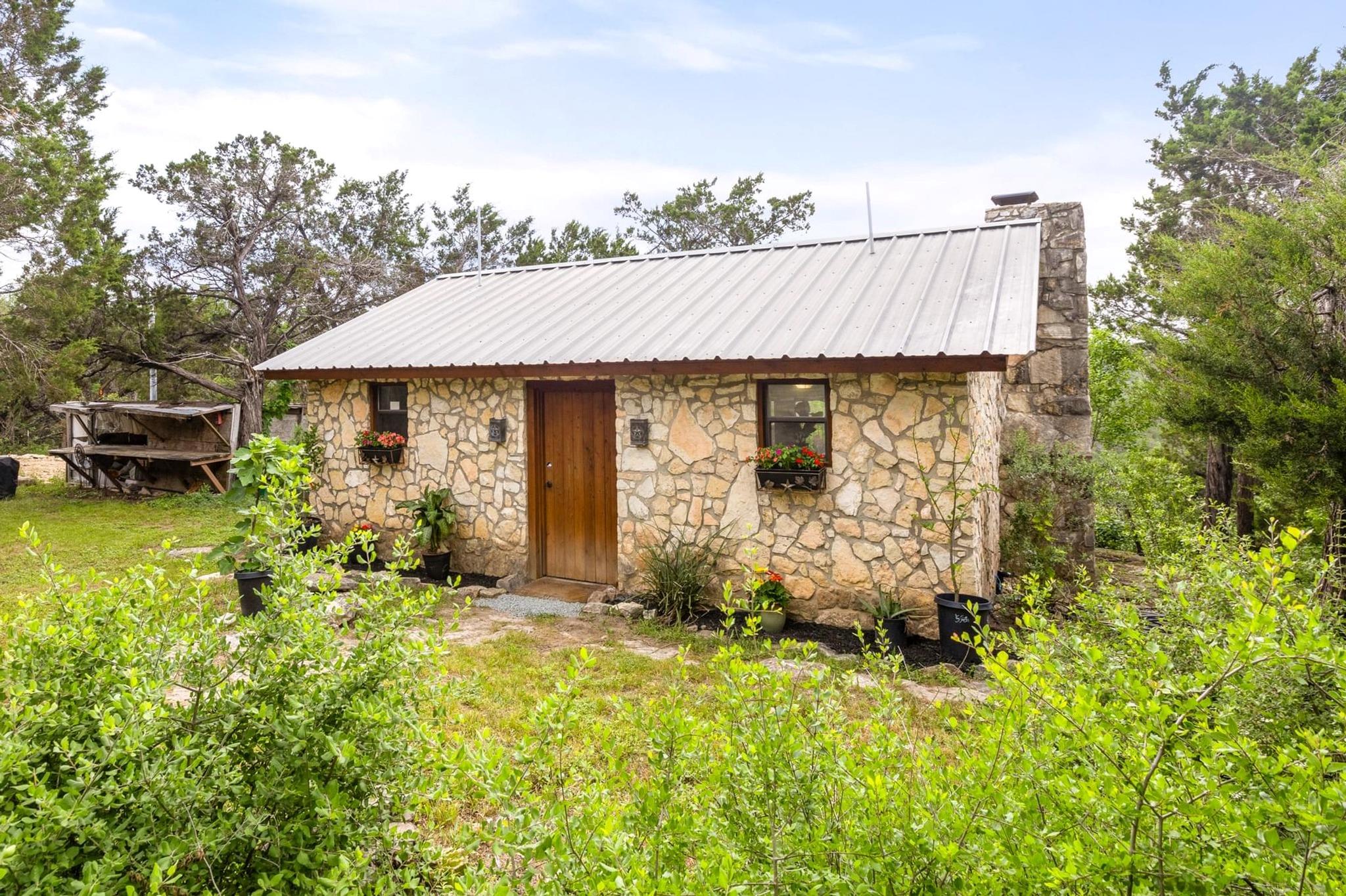 8100 Kuhn Dr, Austin, TX 78736