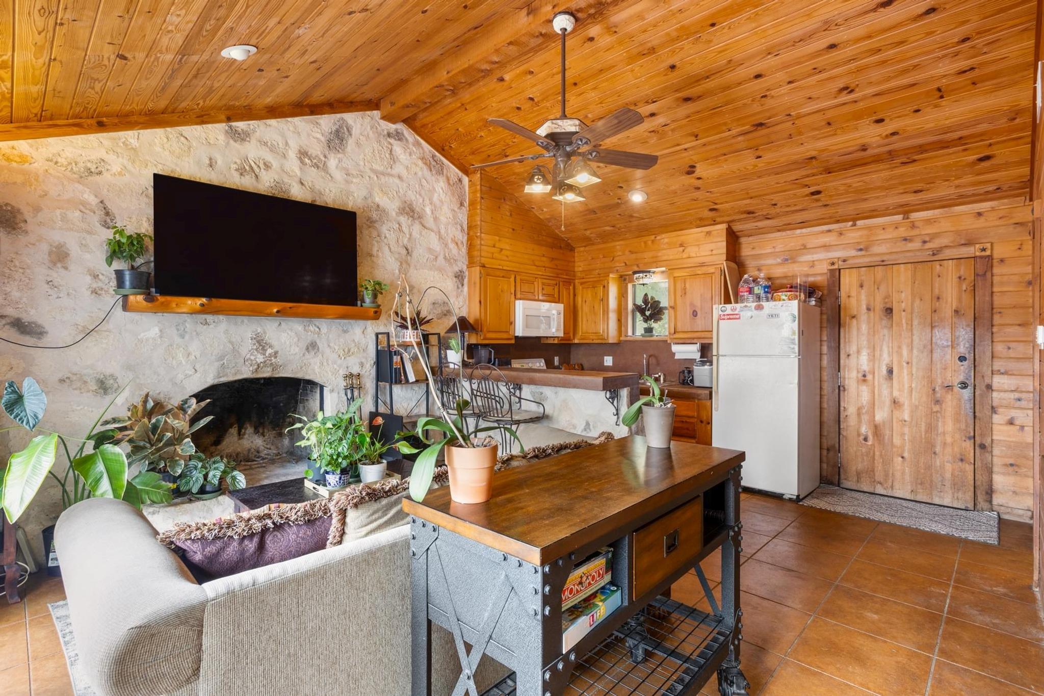 8100 Kuhn Dr, Austin, TX 78736