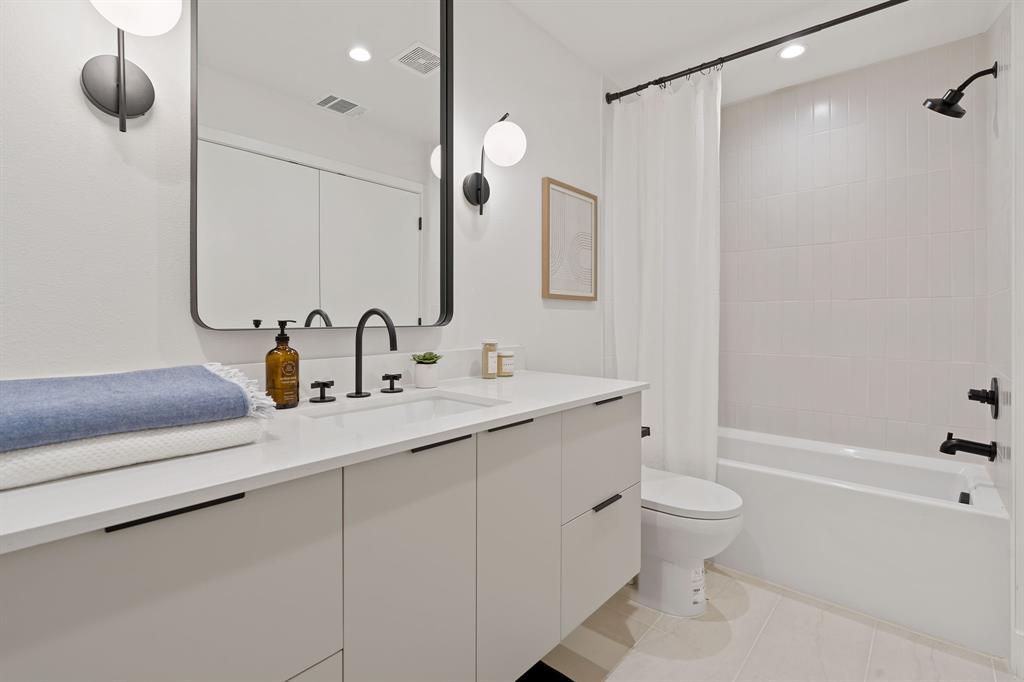 1900 Albury Cv # D, Austin, TX 78758