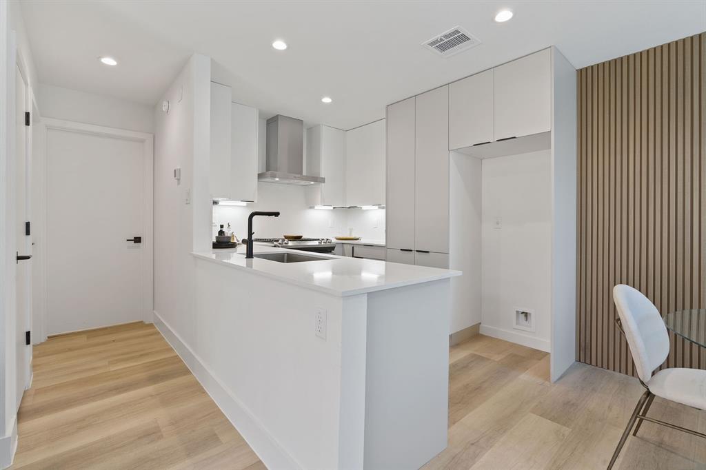 1900 Albury Cv # D, Austin, TX 78758