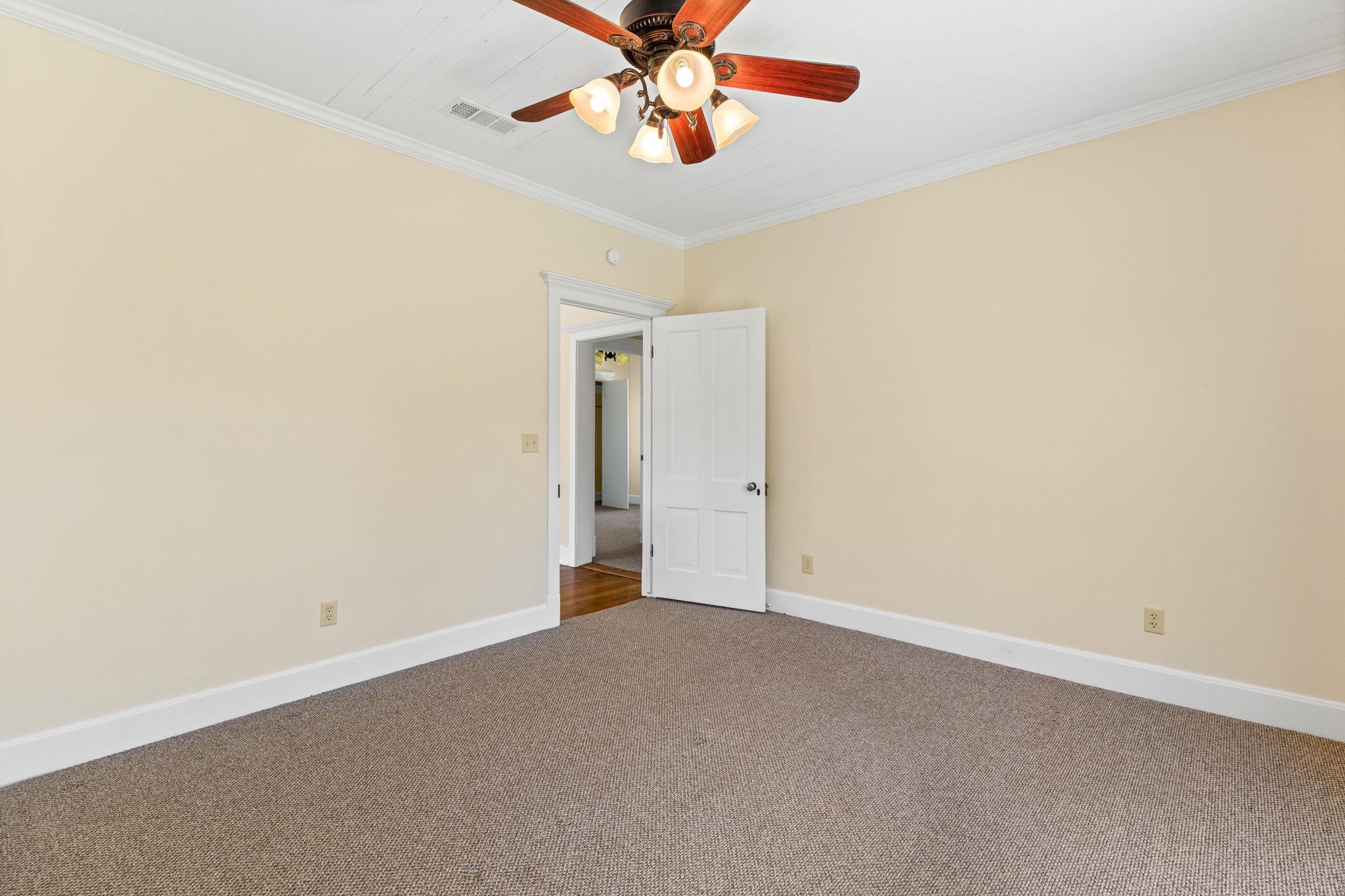 395 Dale Ln, Dale, TX 78616