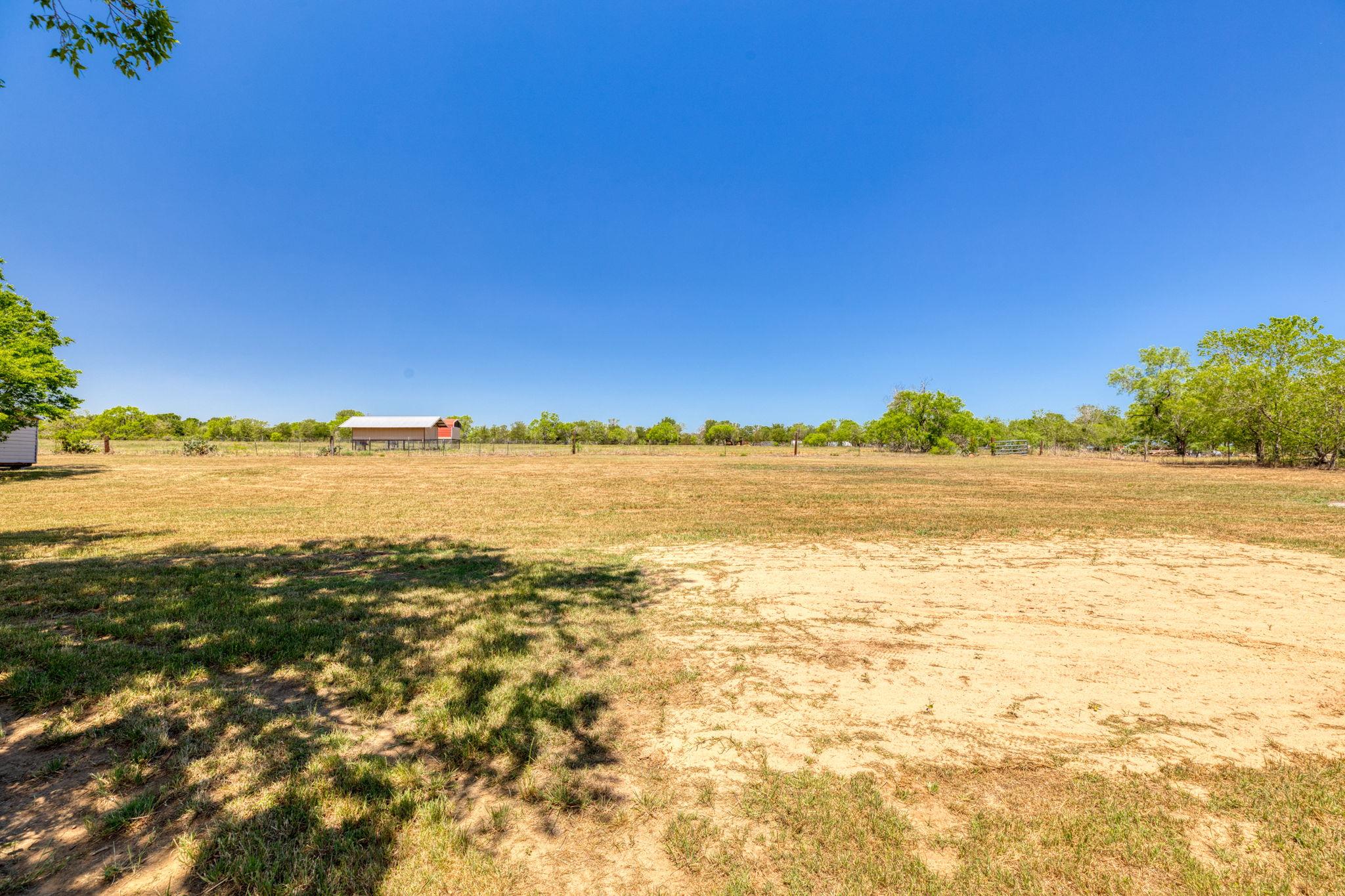 395 Dale Ln, Dale, TX 78616