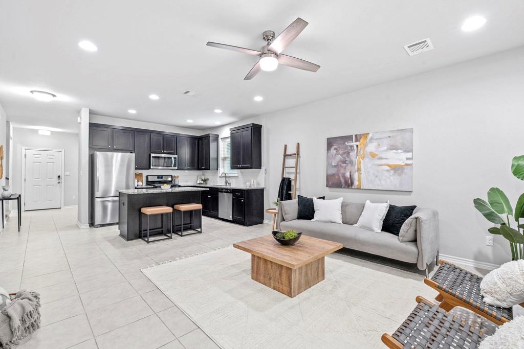1808 Pecan Island Dr, Leander, TX 78641