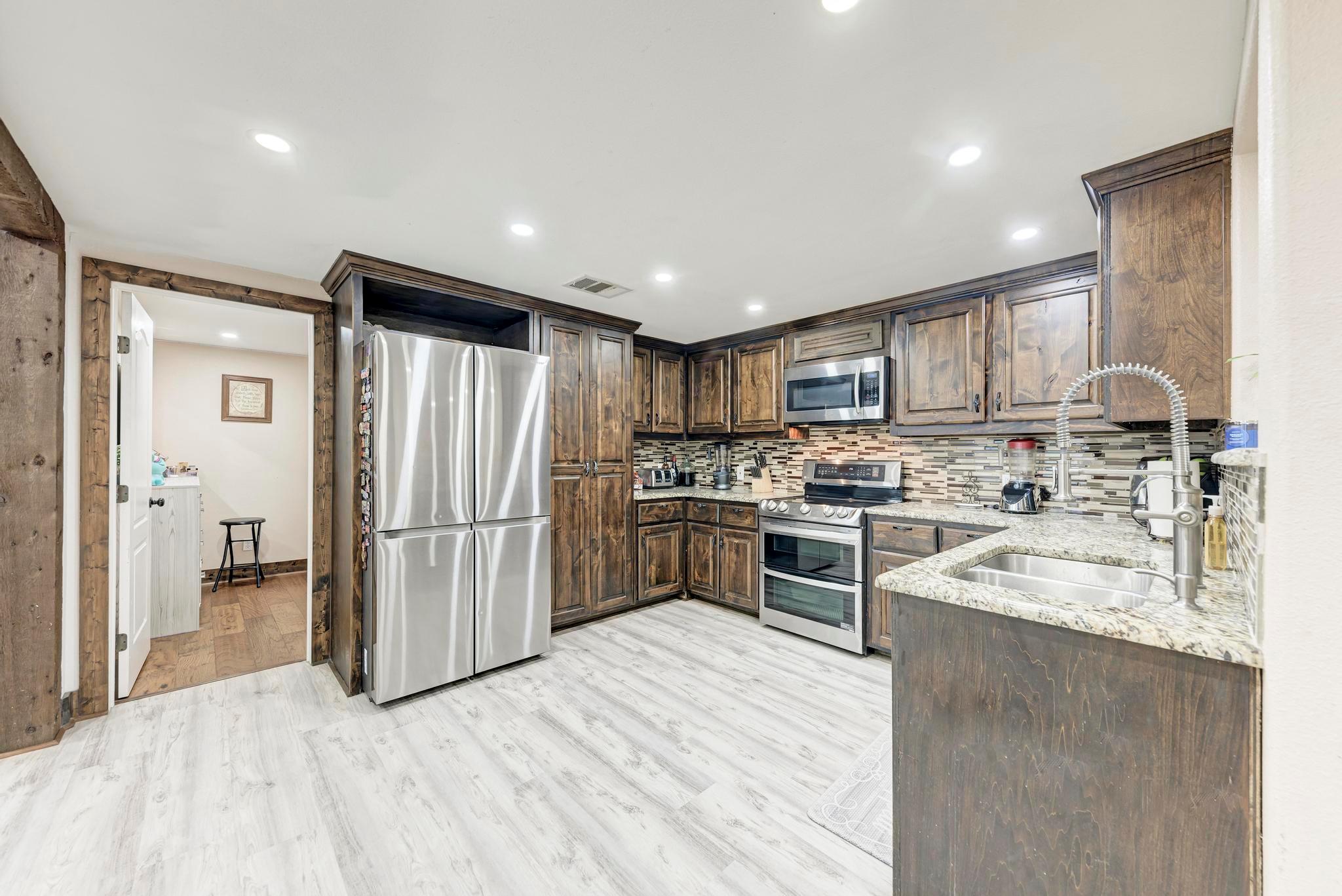 158 Morning Dove Ln, Elgin, TX 78621