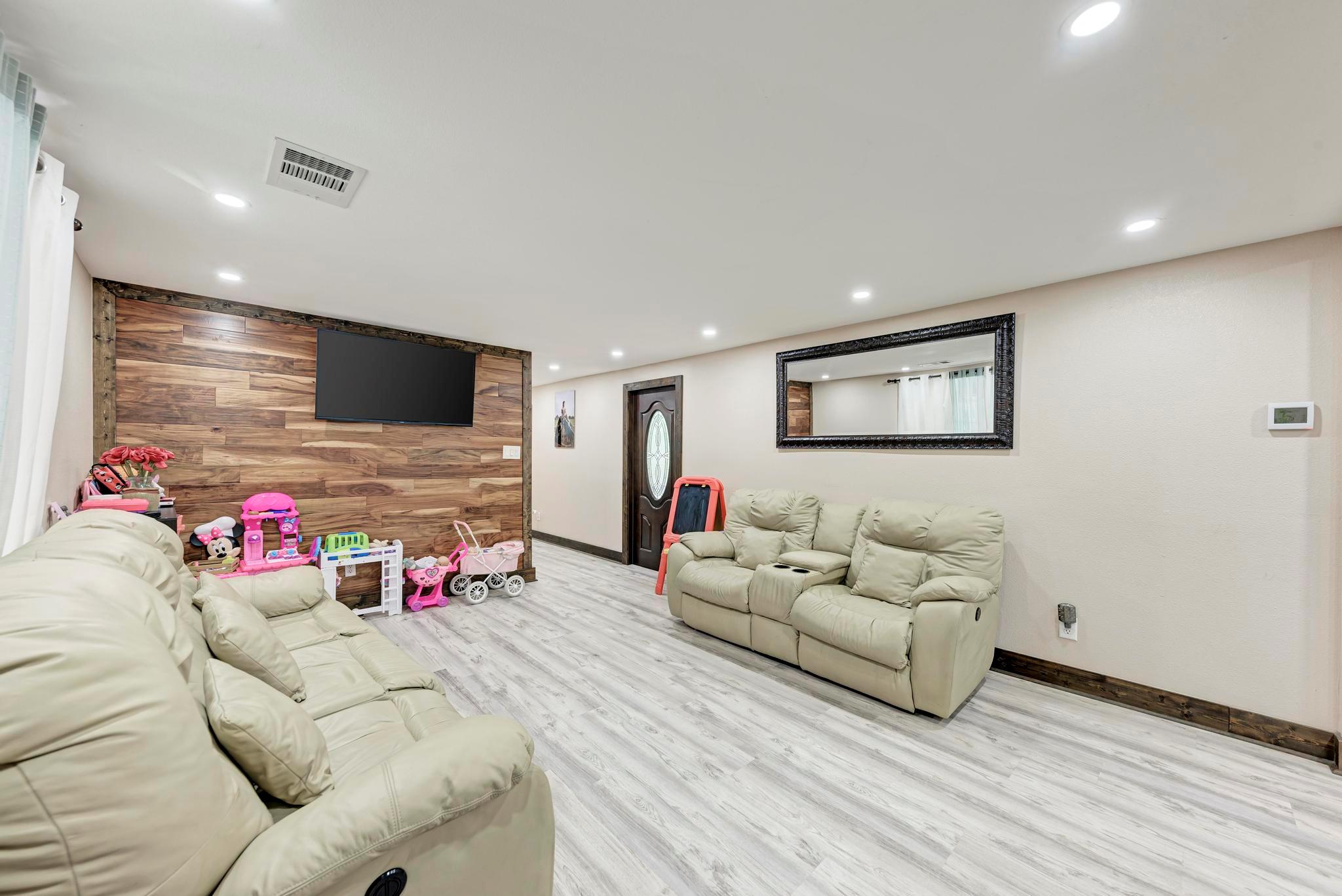 158 Morning Dove Ln, Elgin, TX 78621
