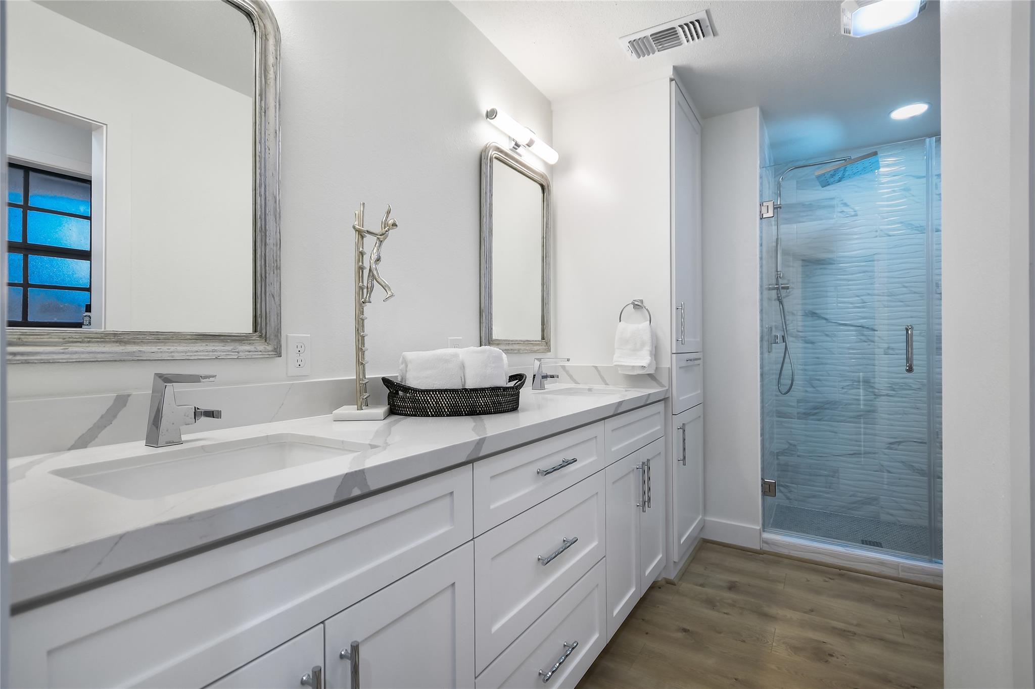 6569 Cutoff Rd, Round Top, TX 78940