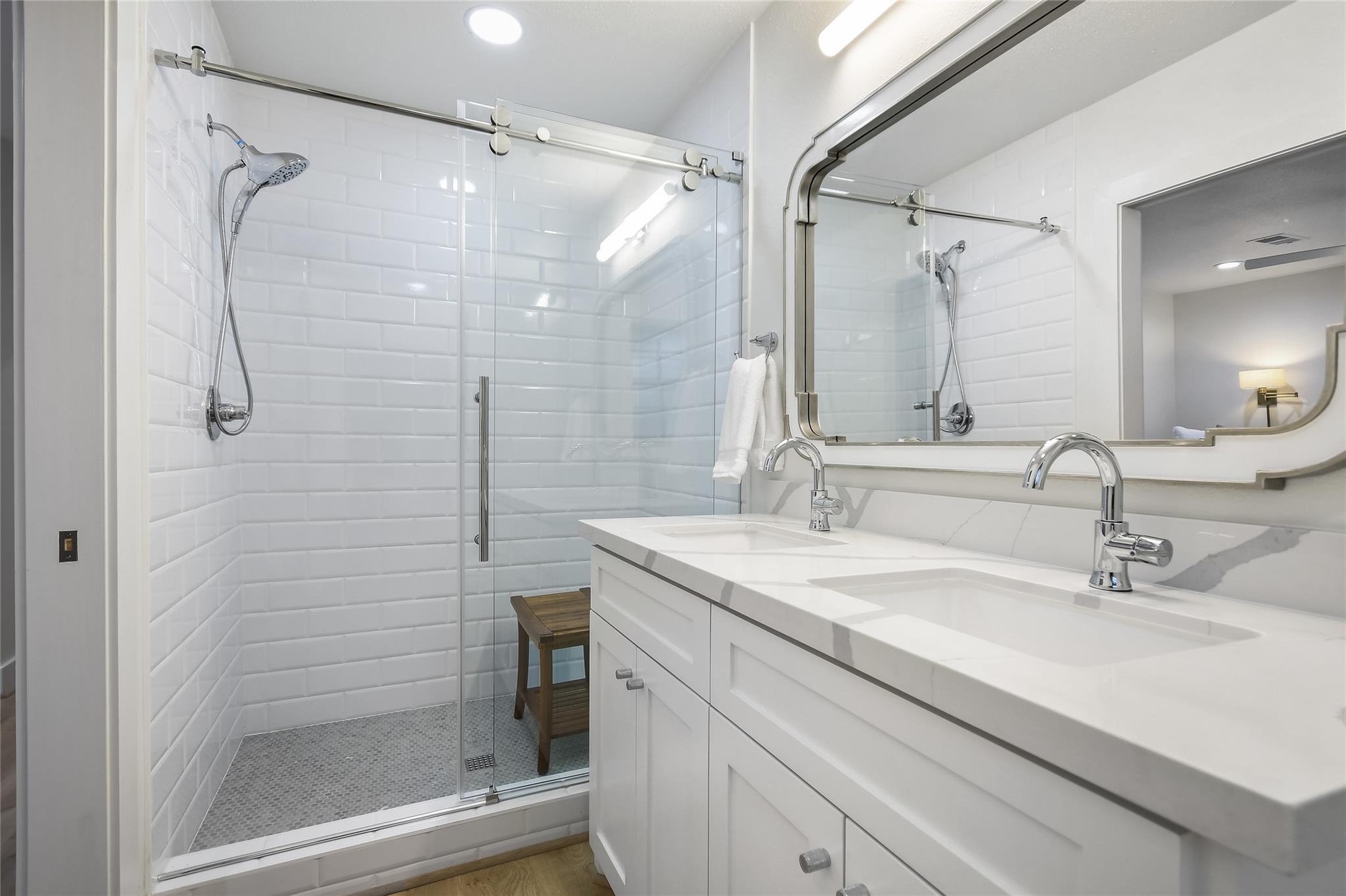 6569 Cutoff Rd, Round Top, TX 78940