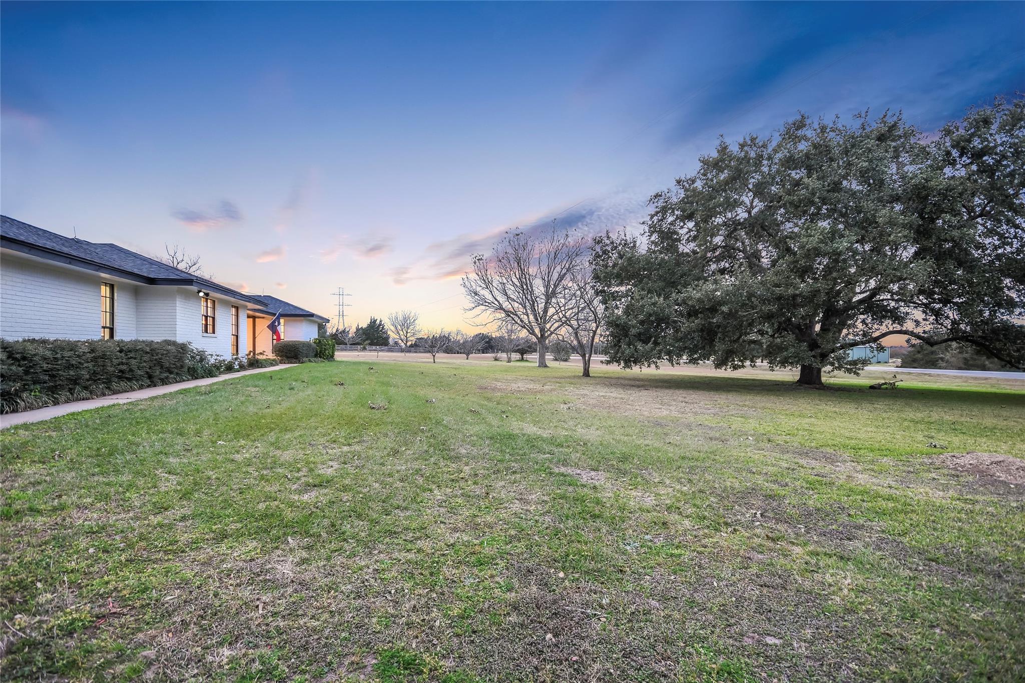 6569 Cutoff Rd, Round Top, TX 78940