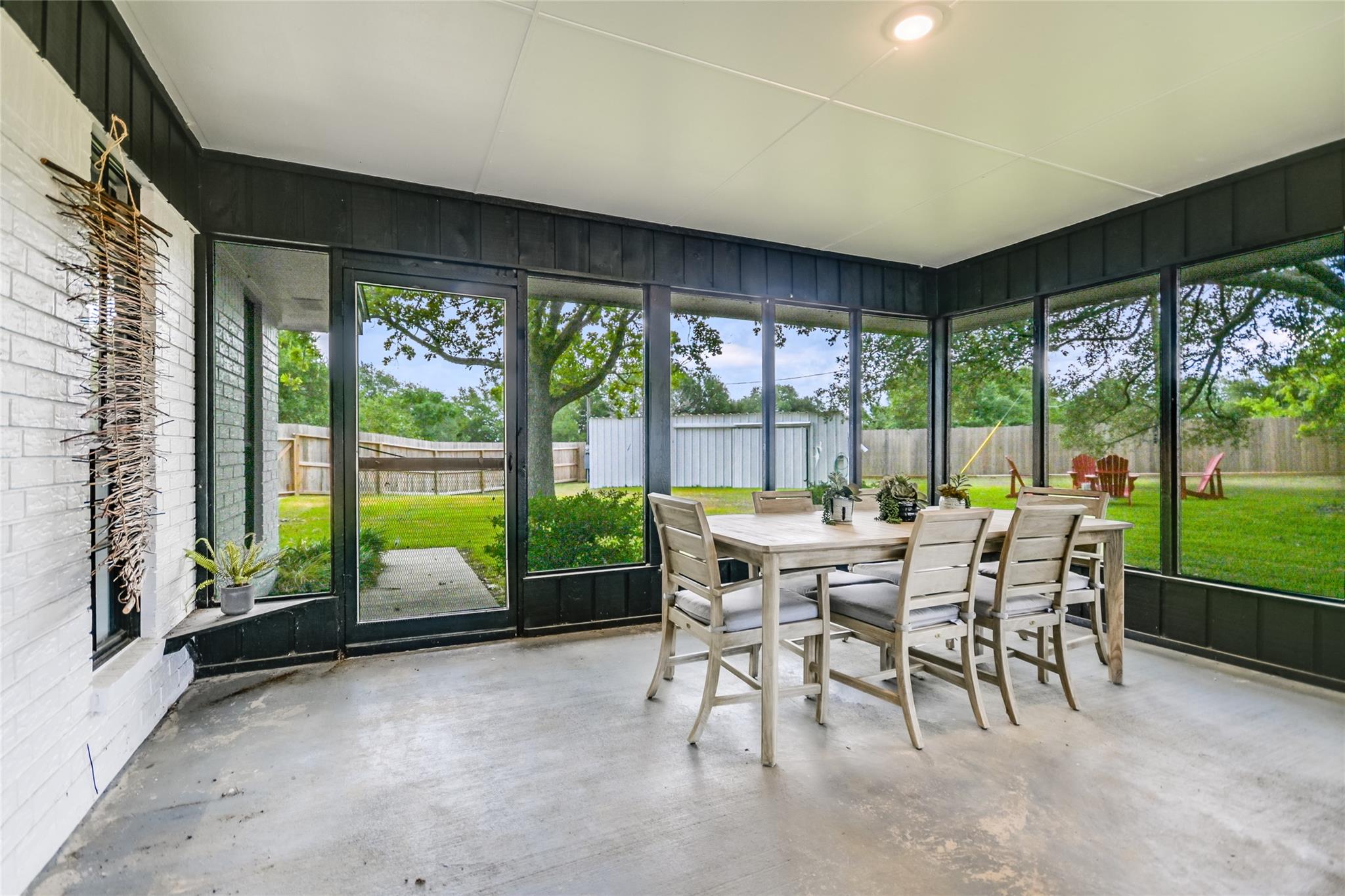 6569 Cutoff Rd, Round Top, TX 78940