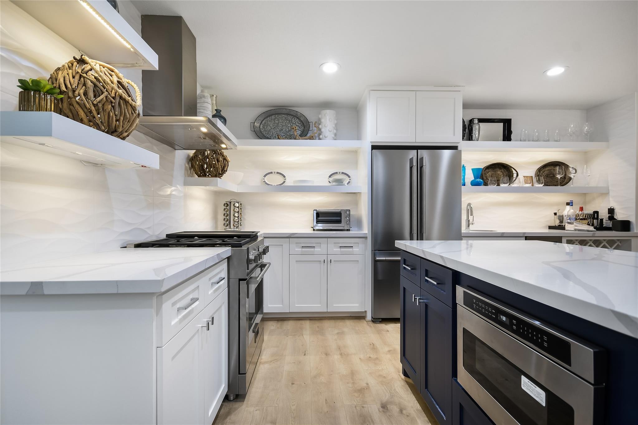 6569 Cutoff Rd, Round Top, TX 78940