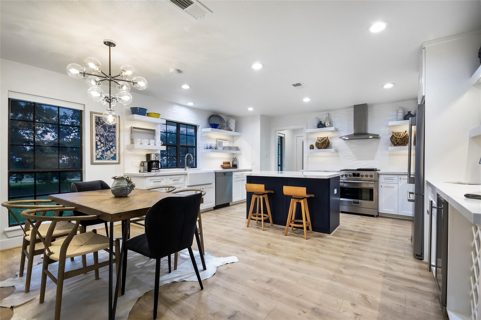 6569 Cutoff Rd, Round Top, TX 78940