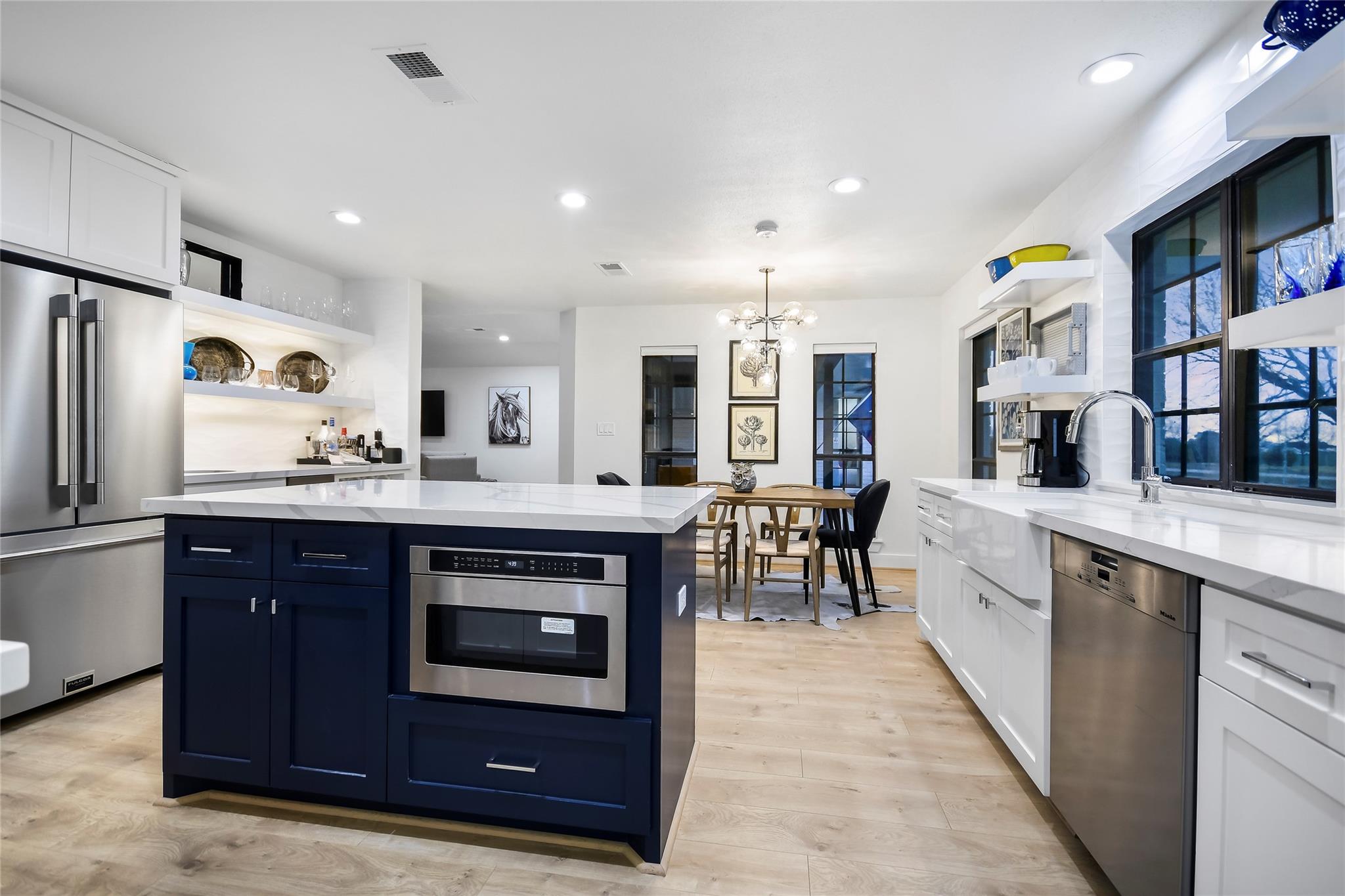 6569 Cutoff Rd, Round Top, TX 78940