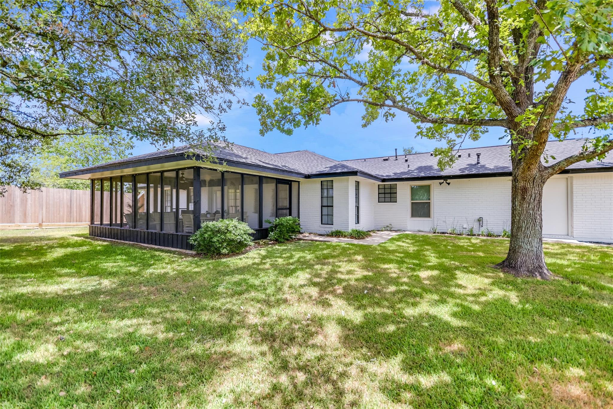 6569 Cutoff Rd, Round Top, TX 78940