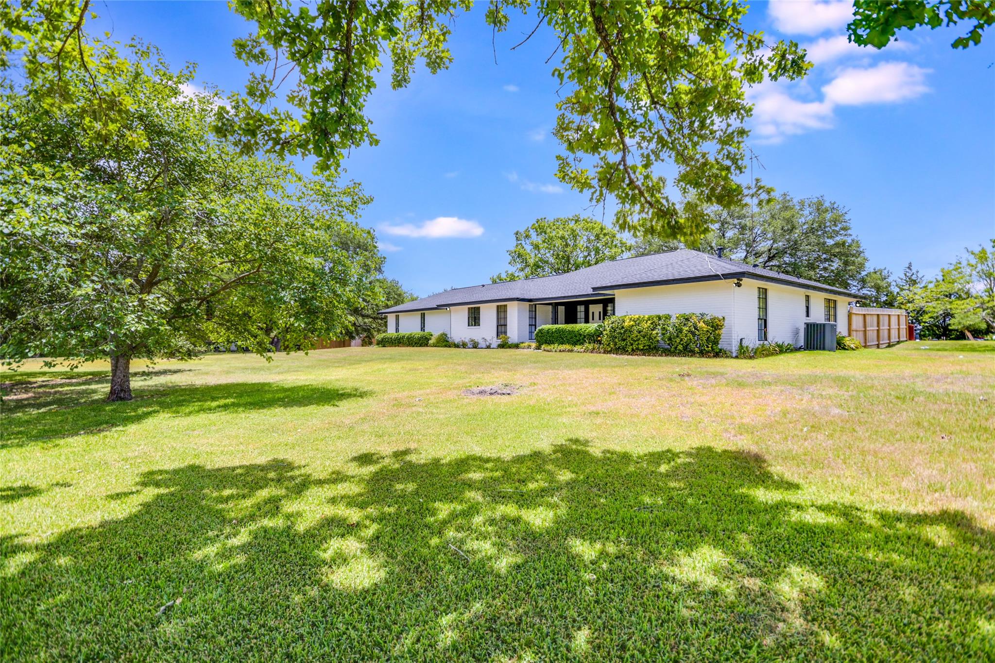 6569 Cutoff Rd, Round Top, TX 78940