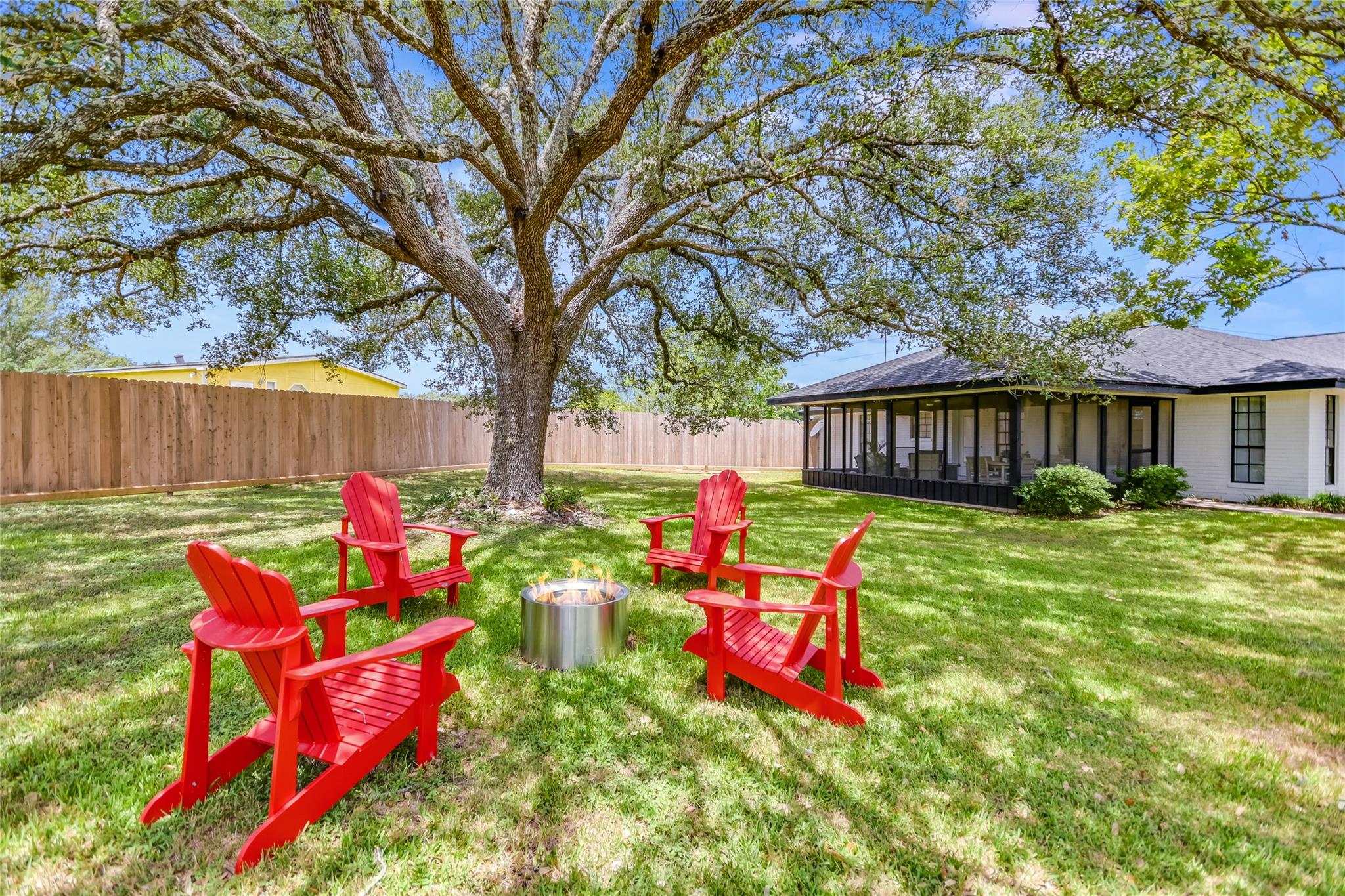 6569 Cutoff Rd, Round Top, TX 78940