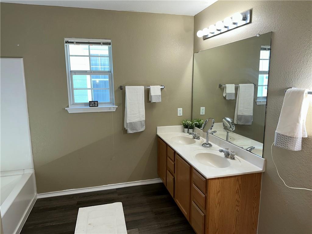 1042 Dorn, Kyle, TX 78640