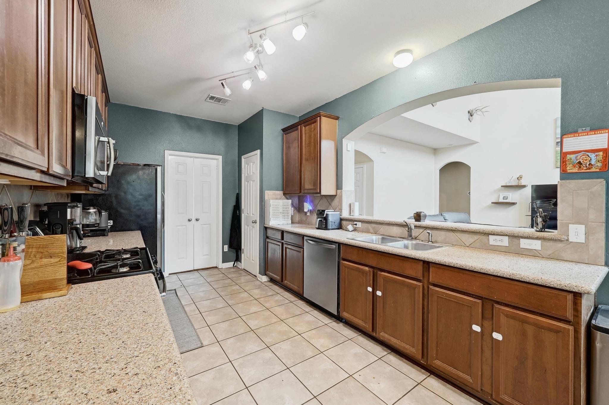 2301 Ambling Trl, Pflugerville, TX 78660