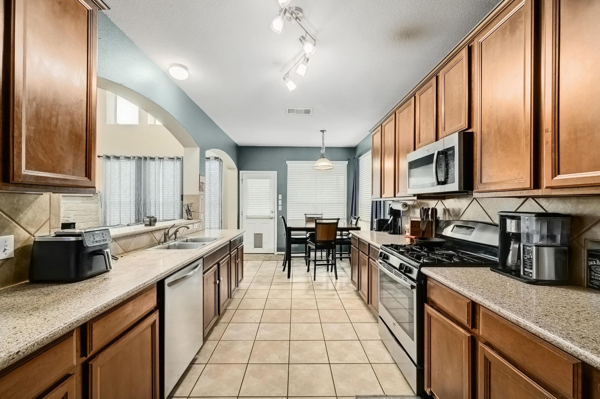 2301 Ambling Trl, Pflugerville, TX 78660
