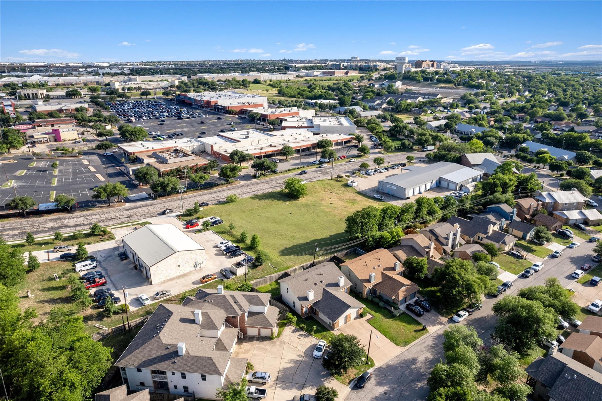 330 Old West Dr, Round Rock, TX 78681