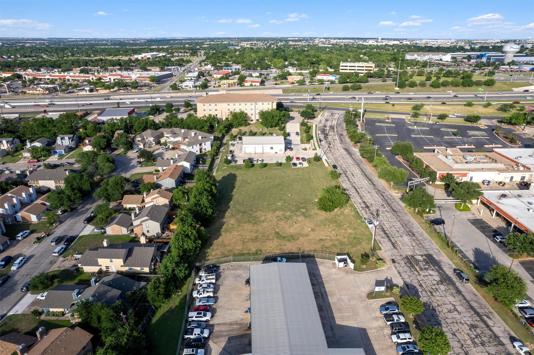 330 Old West Dr, Round Rock, TX 78681