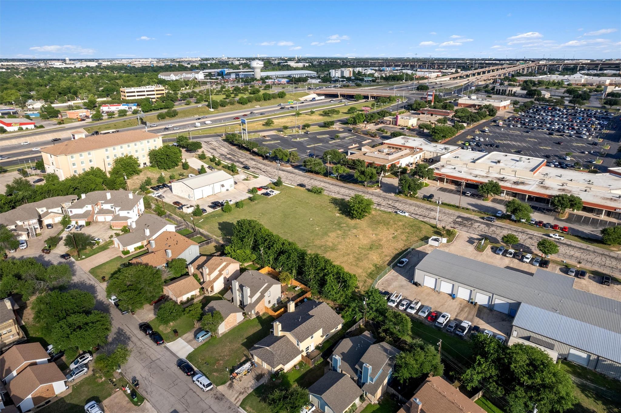 330 Old West Dr, Round Rock, TX 78681