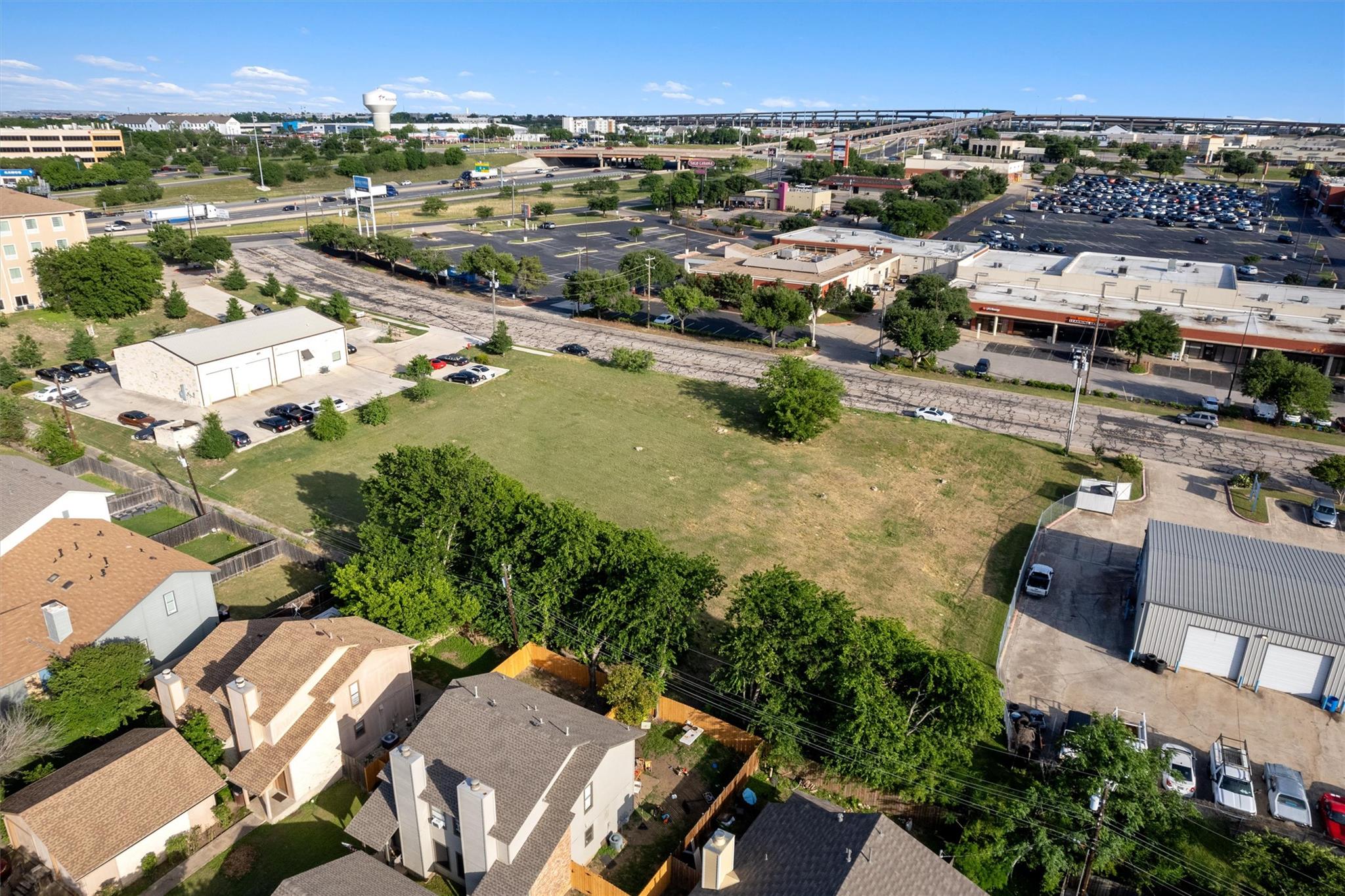 330 Old West Dr, Round Rock, TX 78681