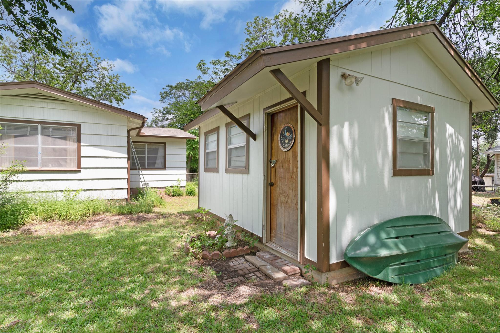 607 Gilmore St, Taylor, TX 76574