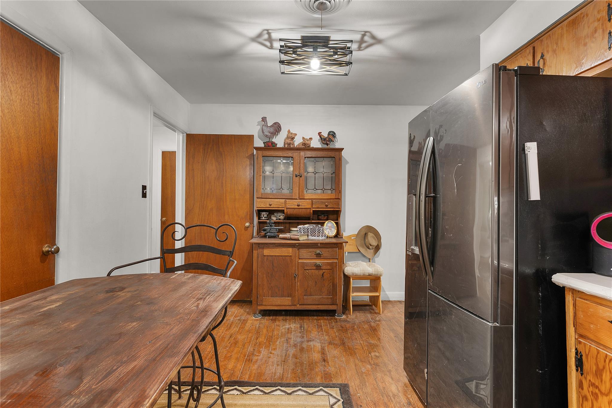 607 Gilmore St, Taylor, TX 76574