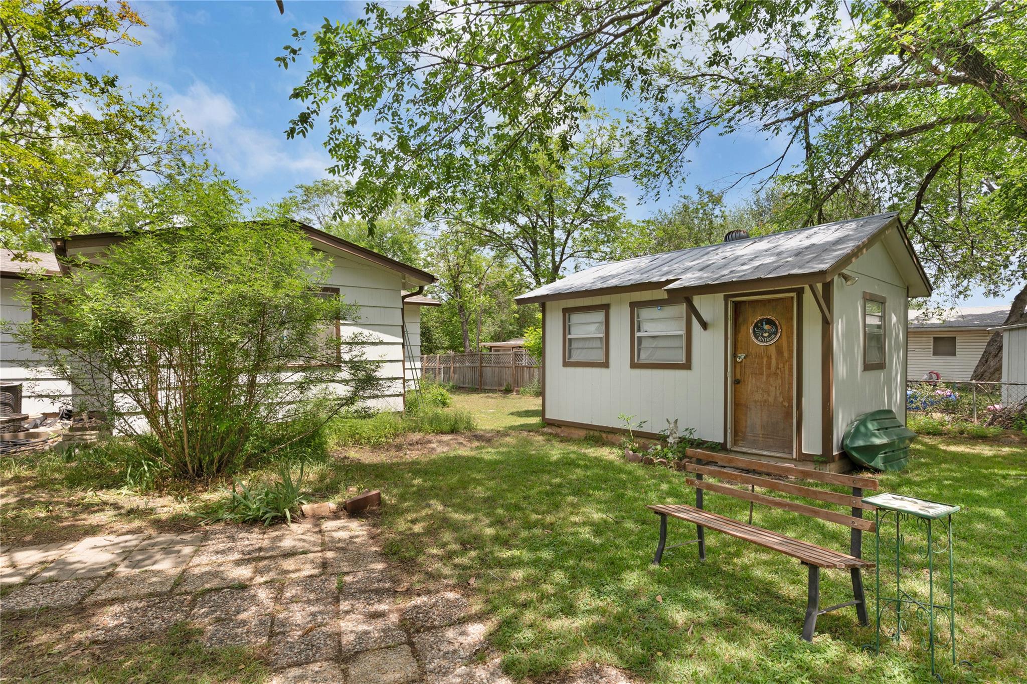 607 Gilmore St, Taylor, TX 76574