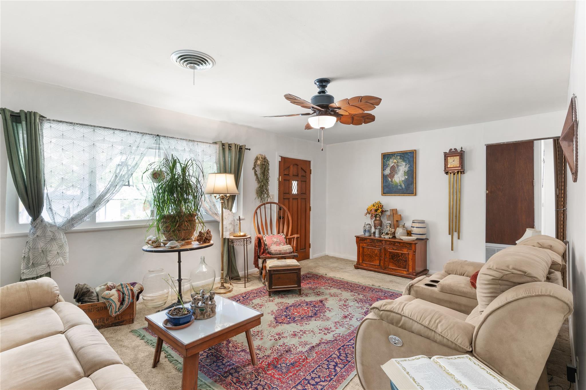 607 Gilmore St, Taylor, TX 76574