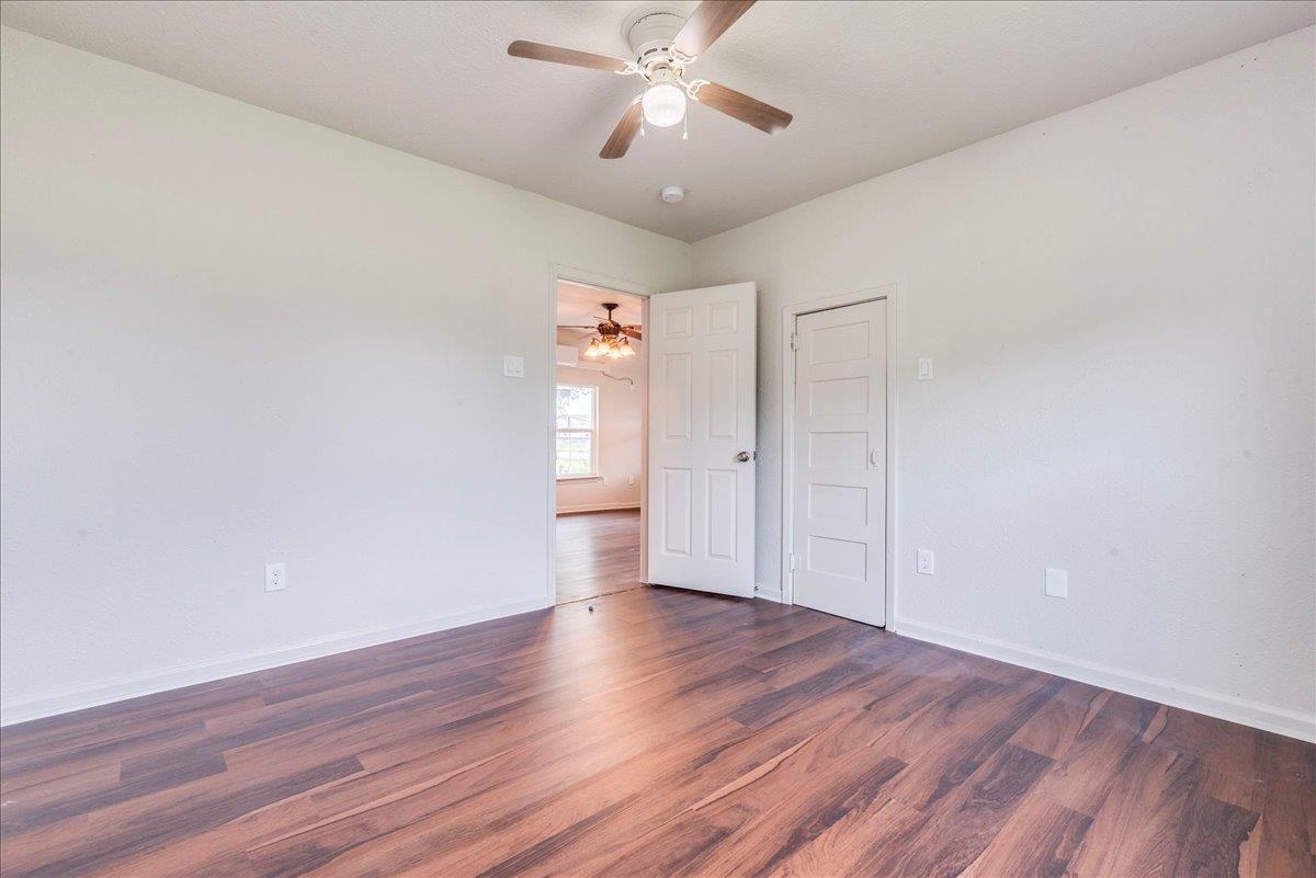 112 Gazley A & B St, Smithville, TX 78957