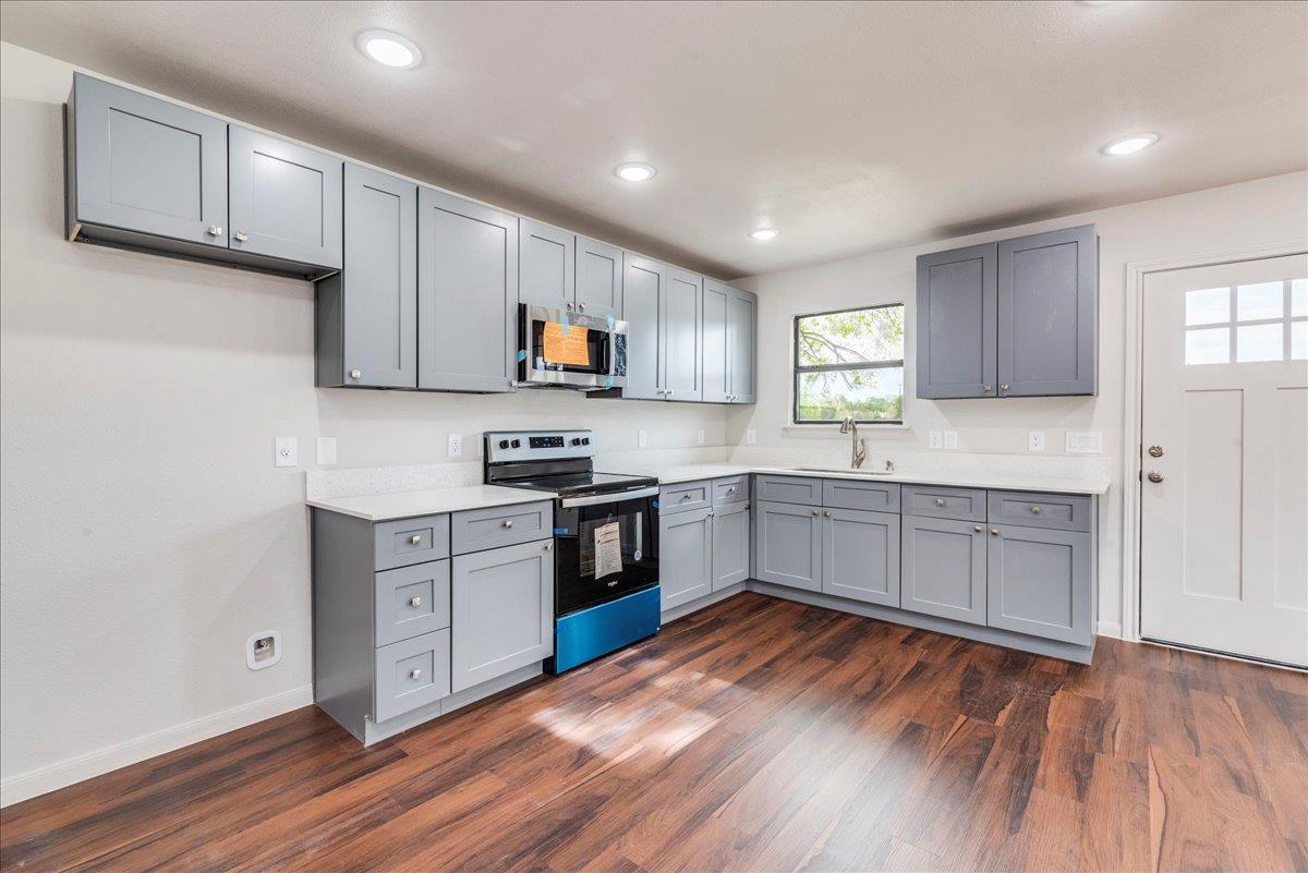 112 Gazley A & B St, Smithville, TX 78957