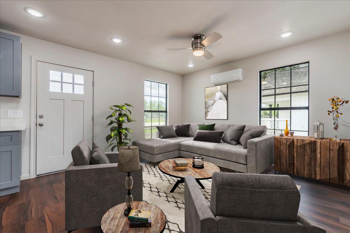 112 Gazley A & B St, Smithville, TX 78957