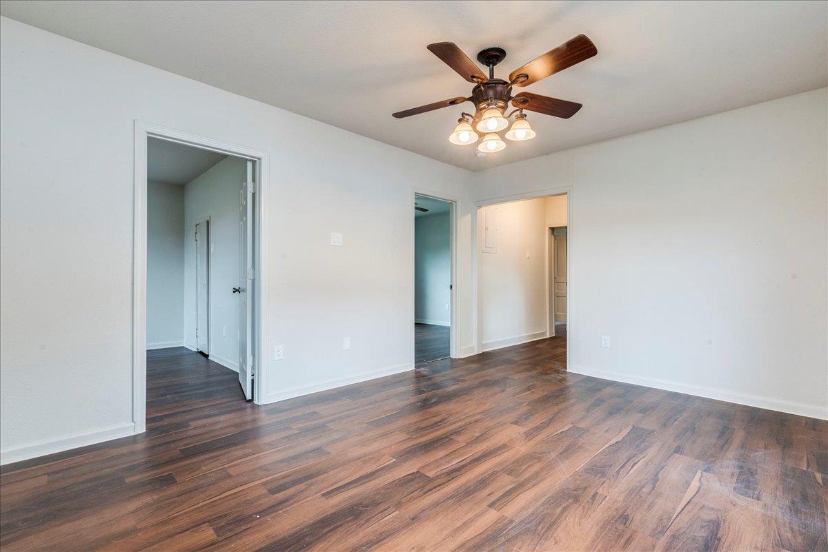 112 Gazley A & B St, Smithville, TX 78957