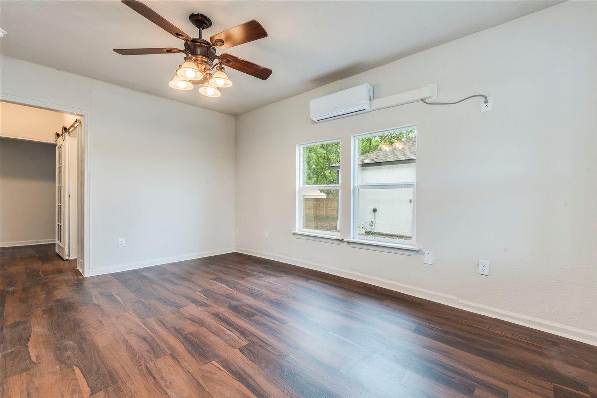 112 Gazley A & B St, Smithville, TX 78957