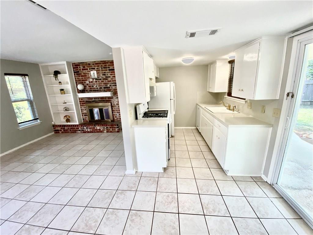 8502 Woodstone Dr, Austin, TX 78757