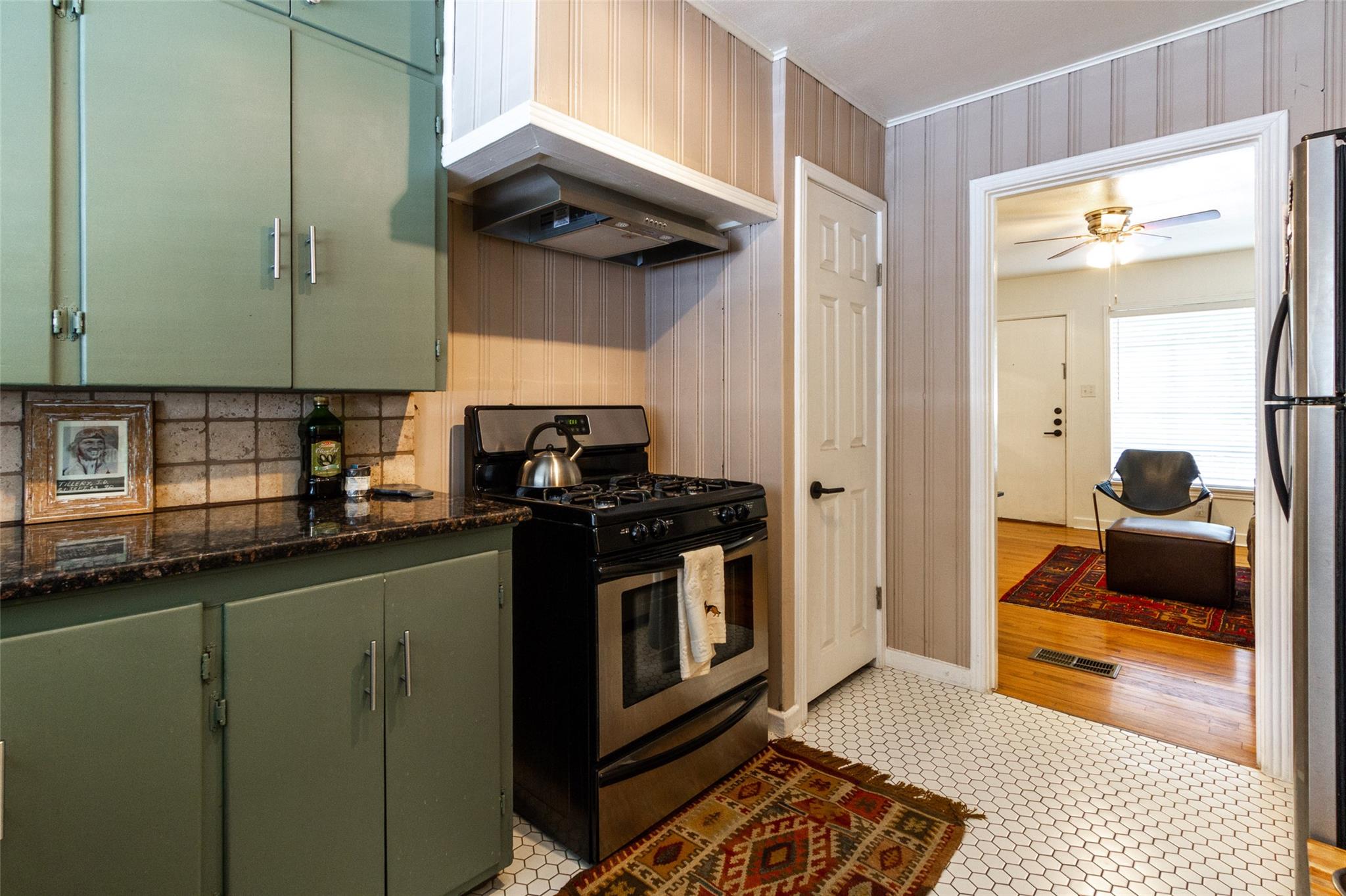 3309 Grooms St # 202, Austin, TX 78705