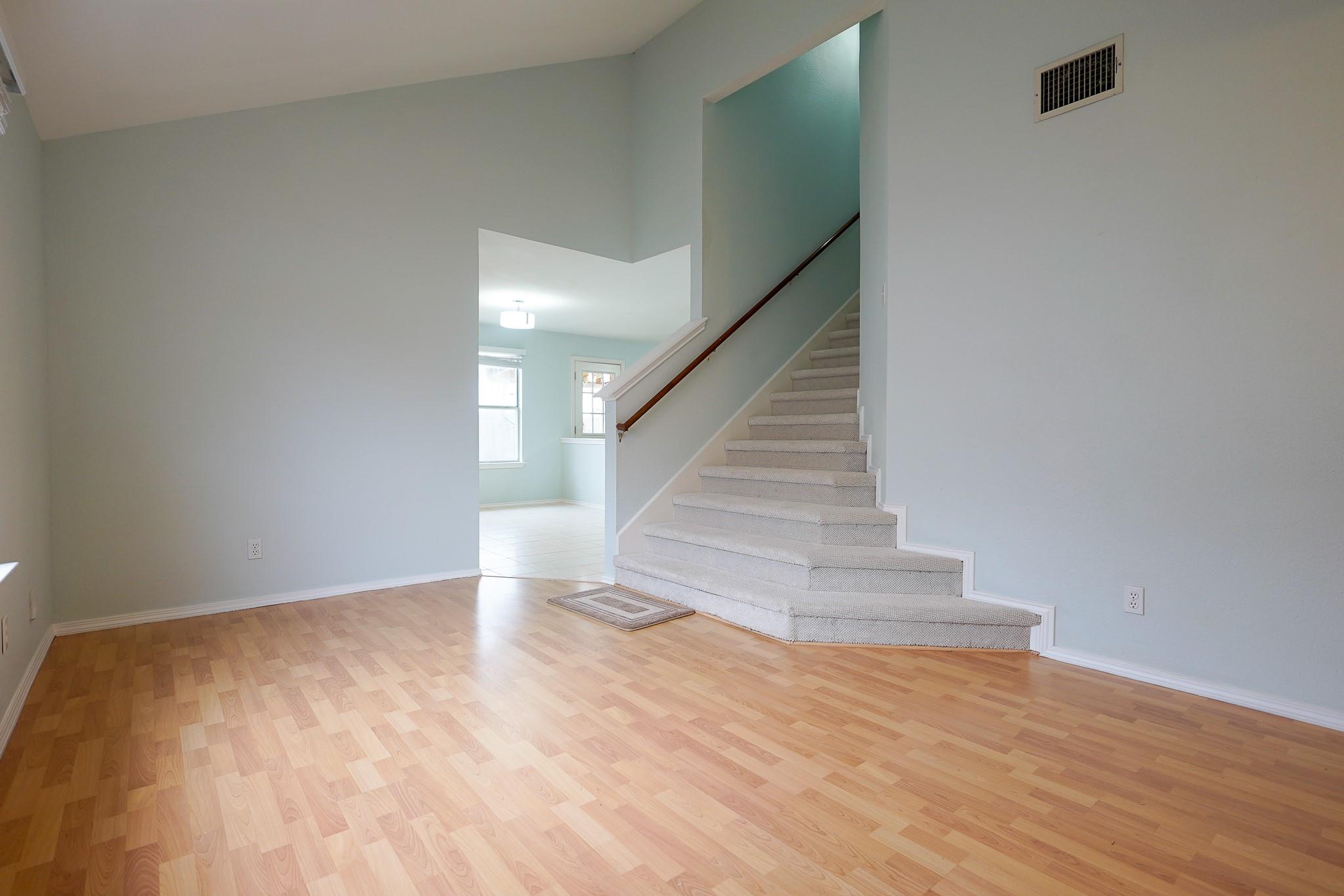 1712 Southwestern Dr, Round Rock, TX 78664