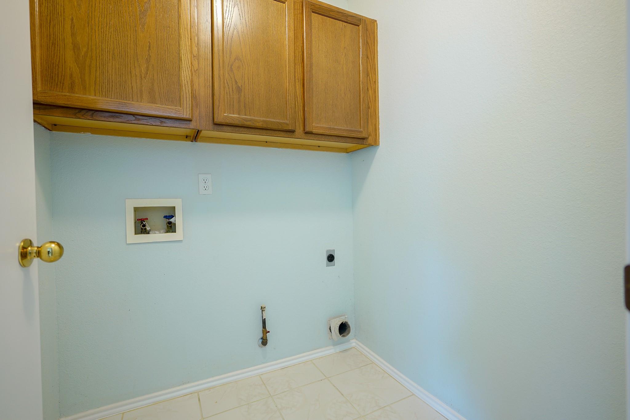 1712 Southwestern Dr, Round Rock, TX 78664