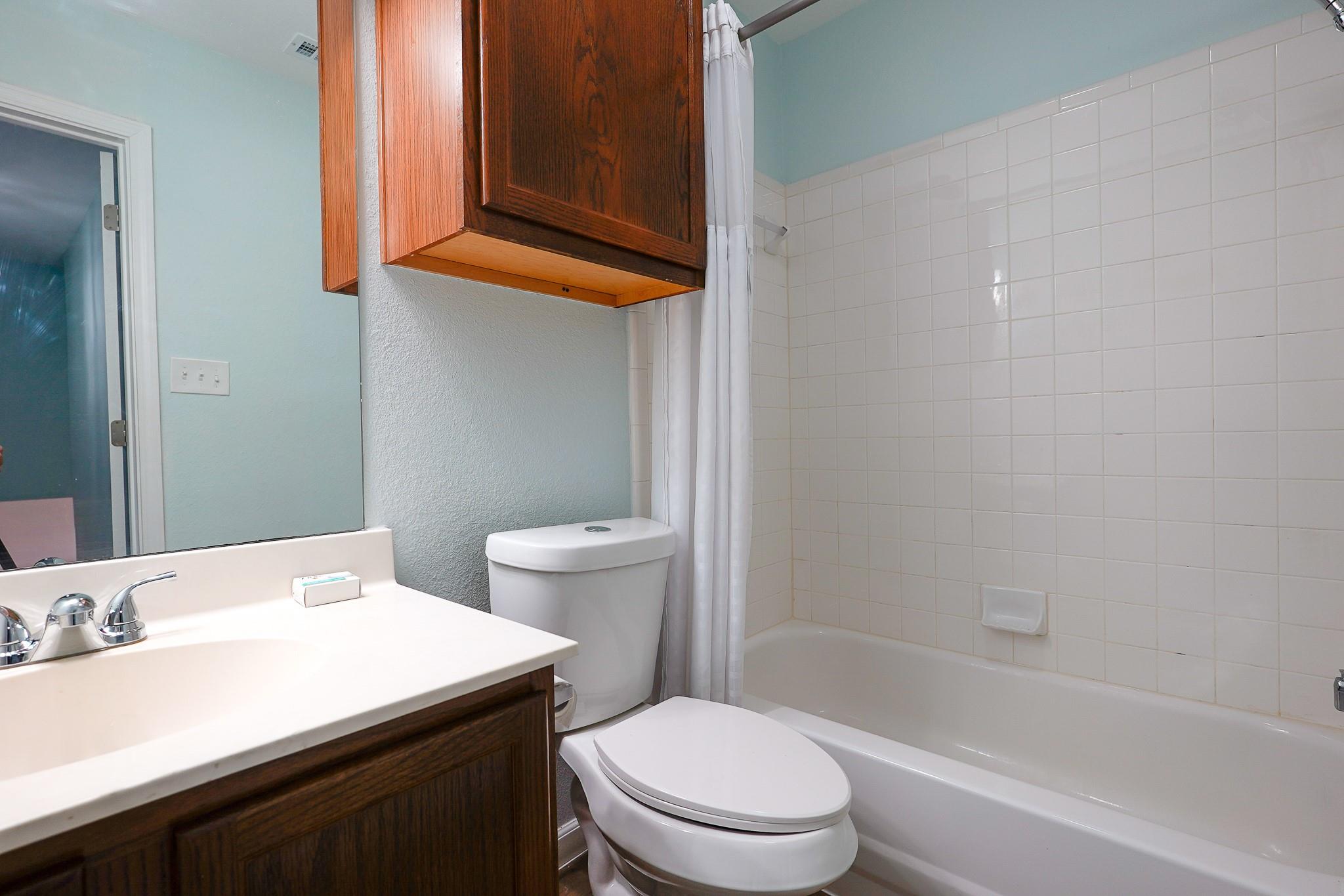 1712 Southwestern Dr, Round Rock, TX 78664