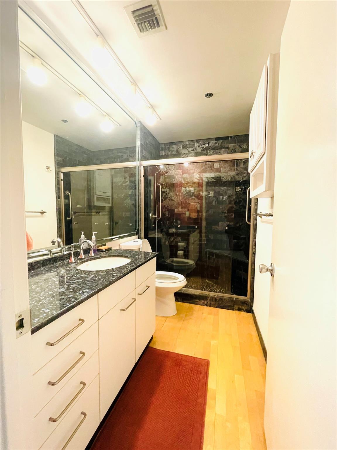 40 N Interstate 35 # 4C2, Austin, TX 78701