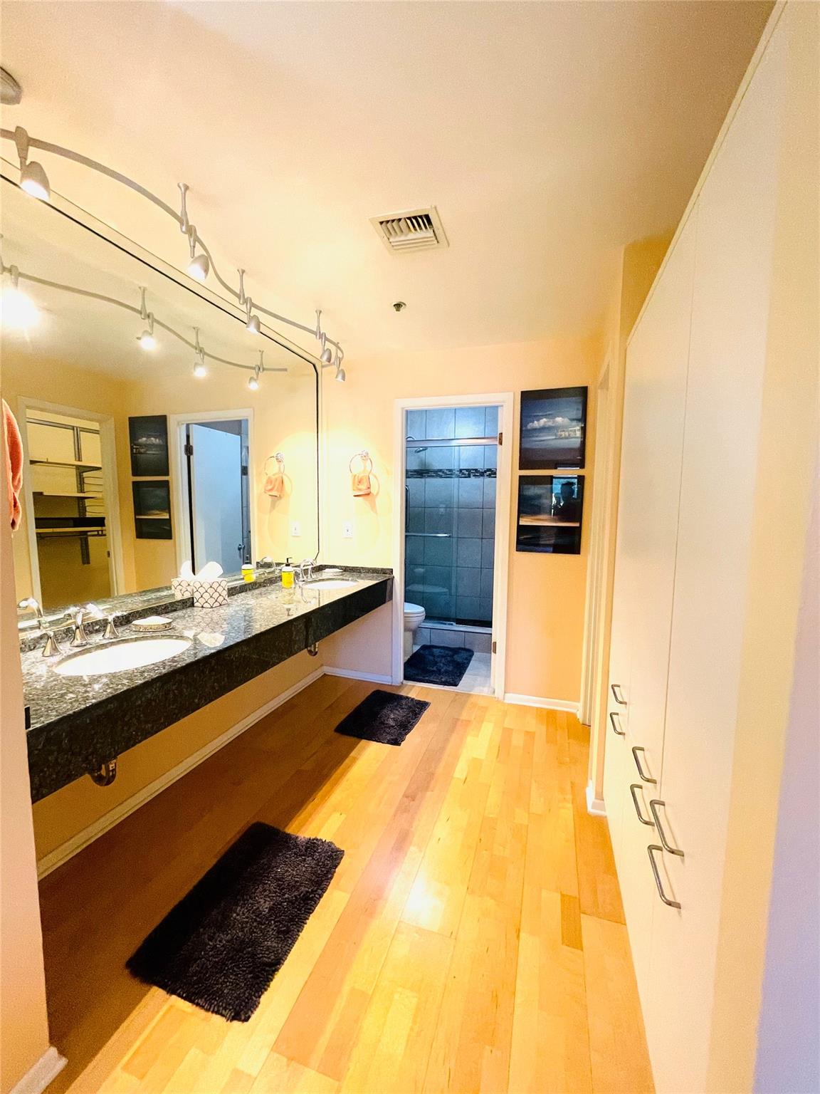 40 N Interstate 35 # 4C2, Austin, TX 78701