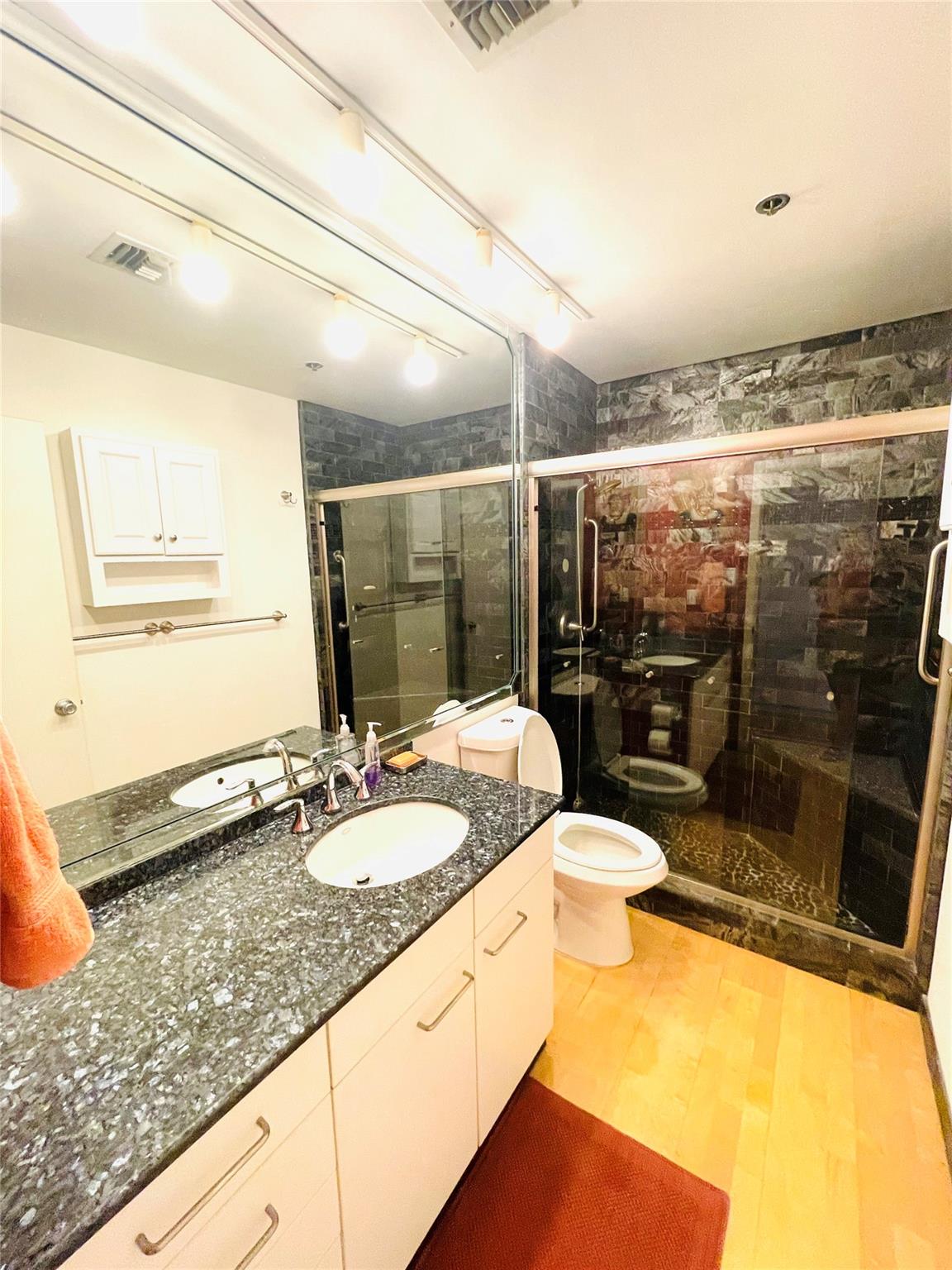 40 N Interstate 35 # 4C2, Austin, TX 78701